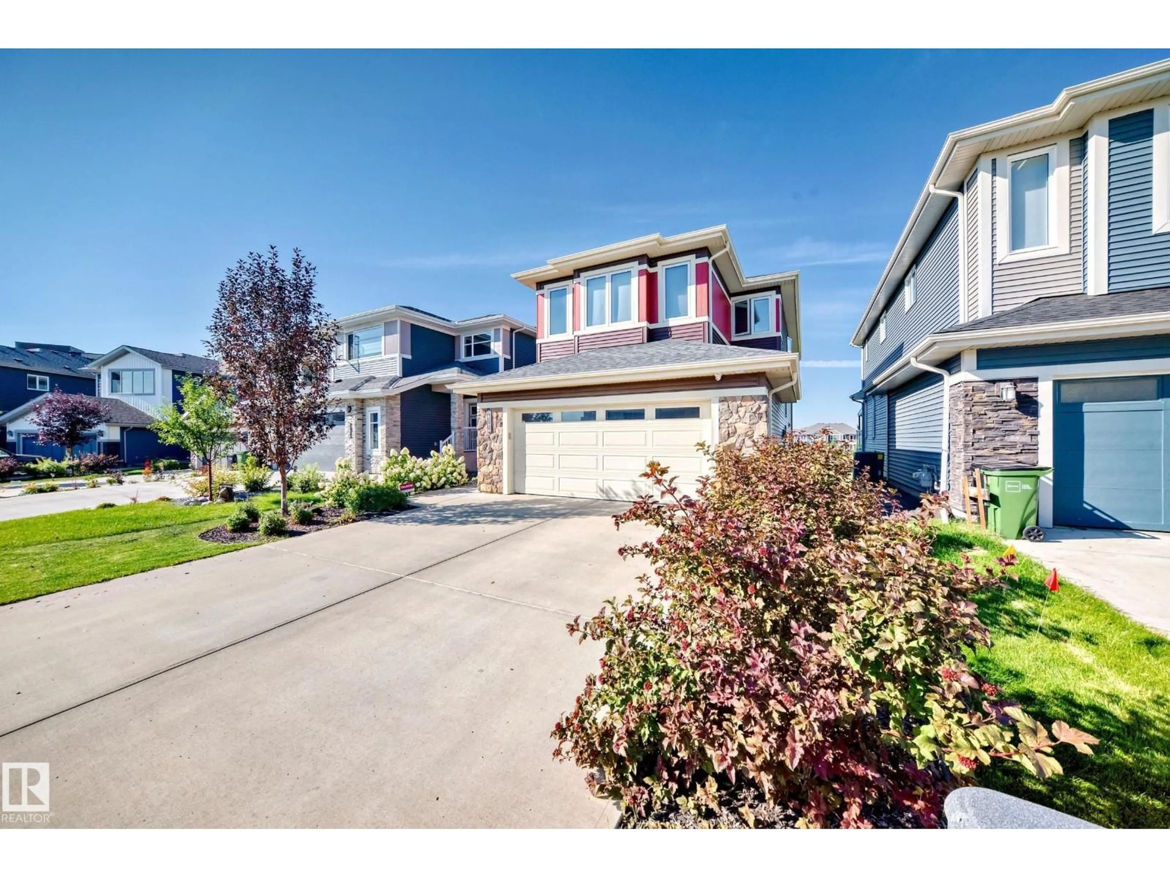 A pic from outside/outdoor area/front of a property/back of a property/a pic from drone, street for NW - 8412 218 ST, Edmonton Alberta T5T4R9