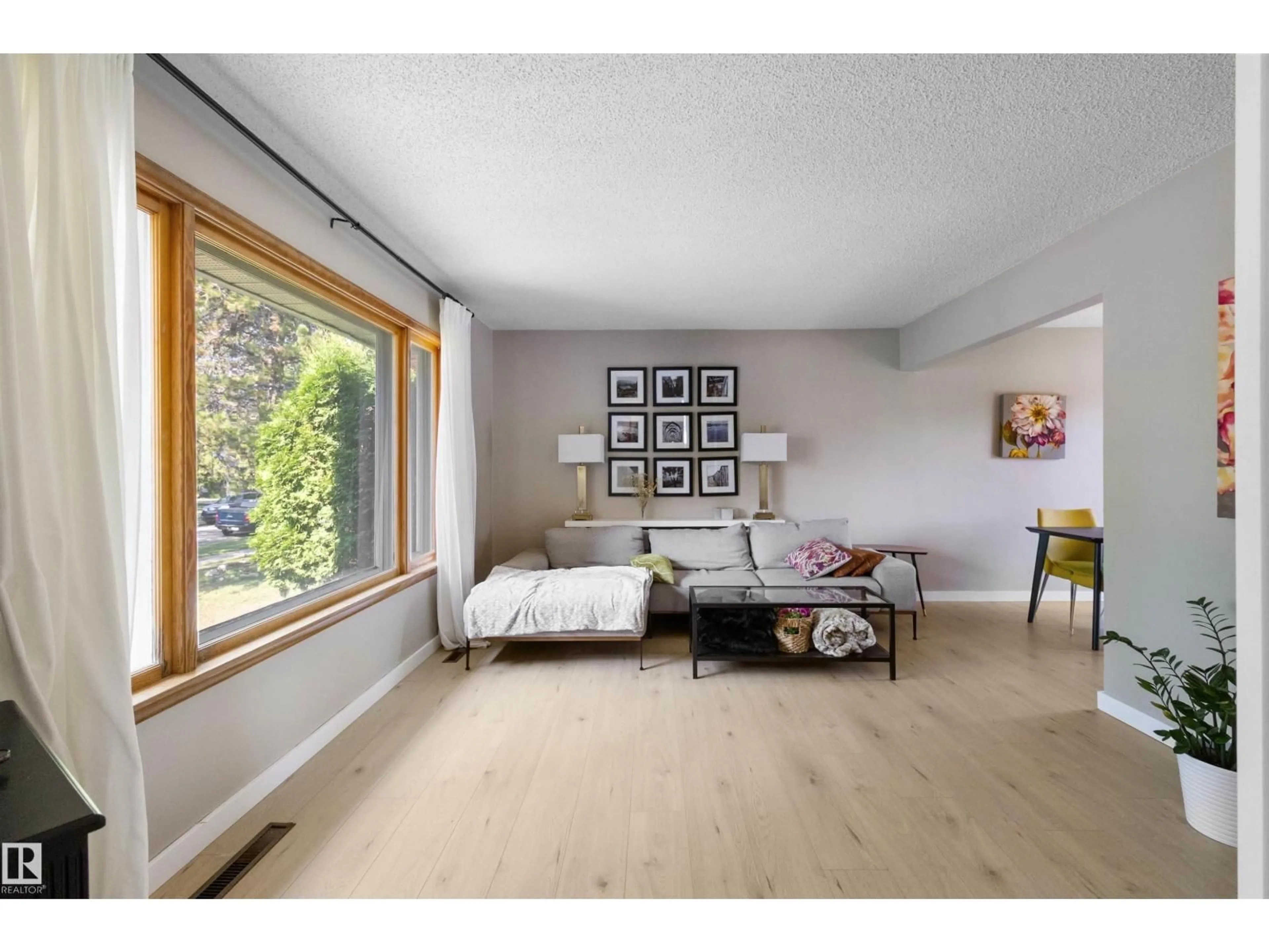 A pic of a room for 8631 76 ST, Edmonton Alberta T6C2K1