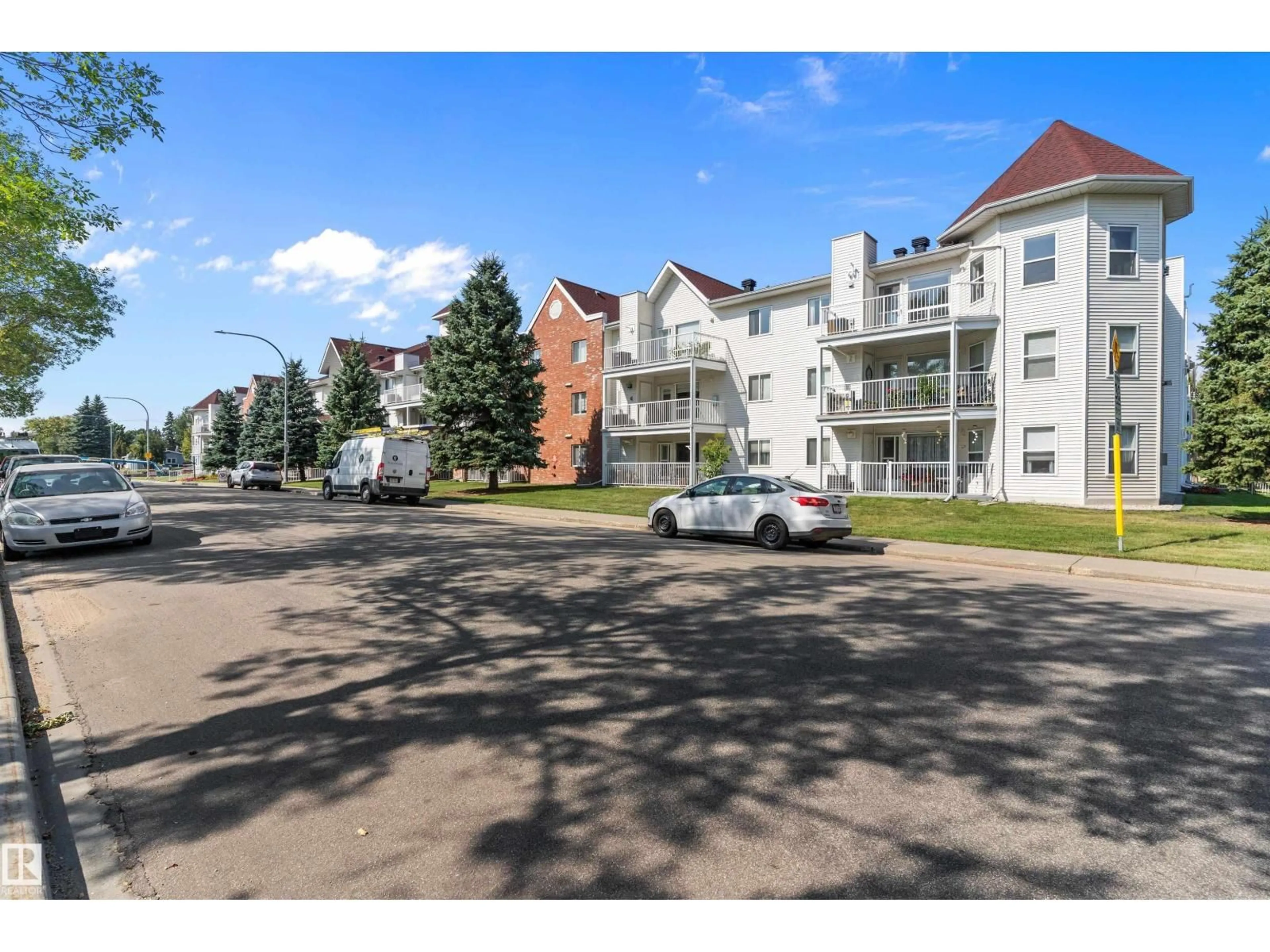 Unknown for 6220 - 215 FULTON RD, Edmonton Alberta T6A3T4