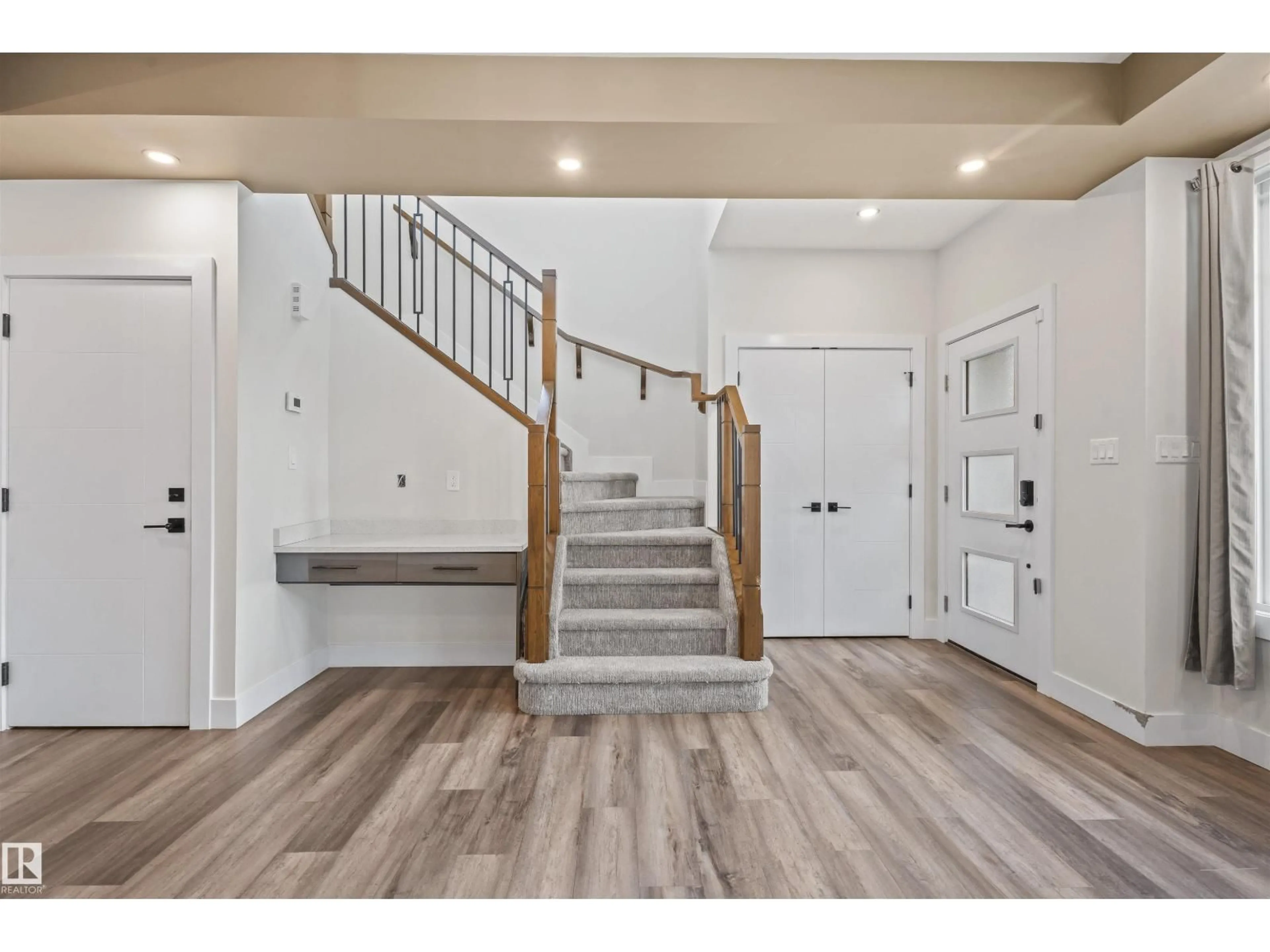 Indoor entryway for NW - 12045 65 ST, Edmonton Alberta T5W4L6