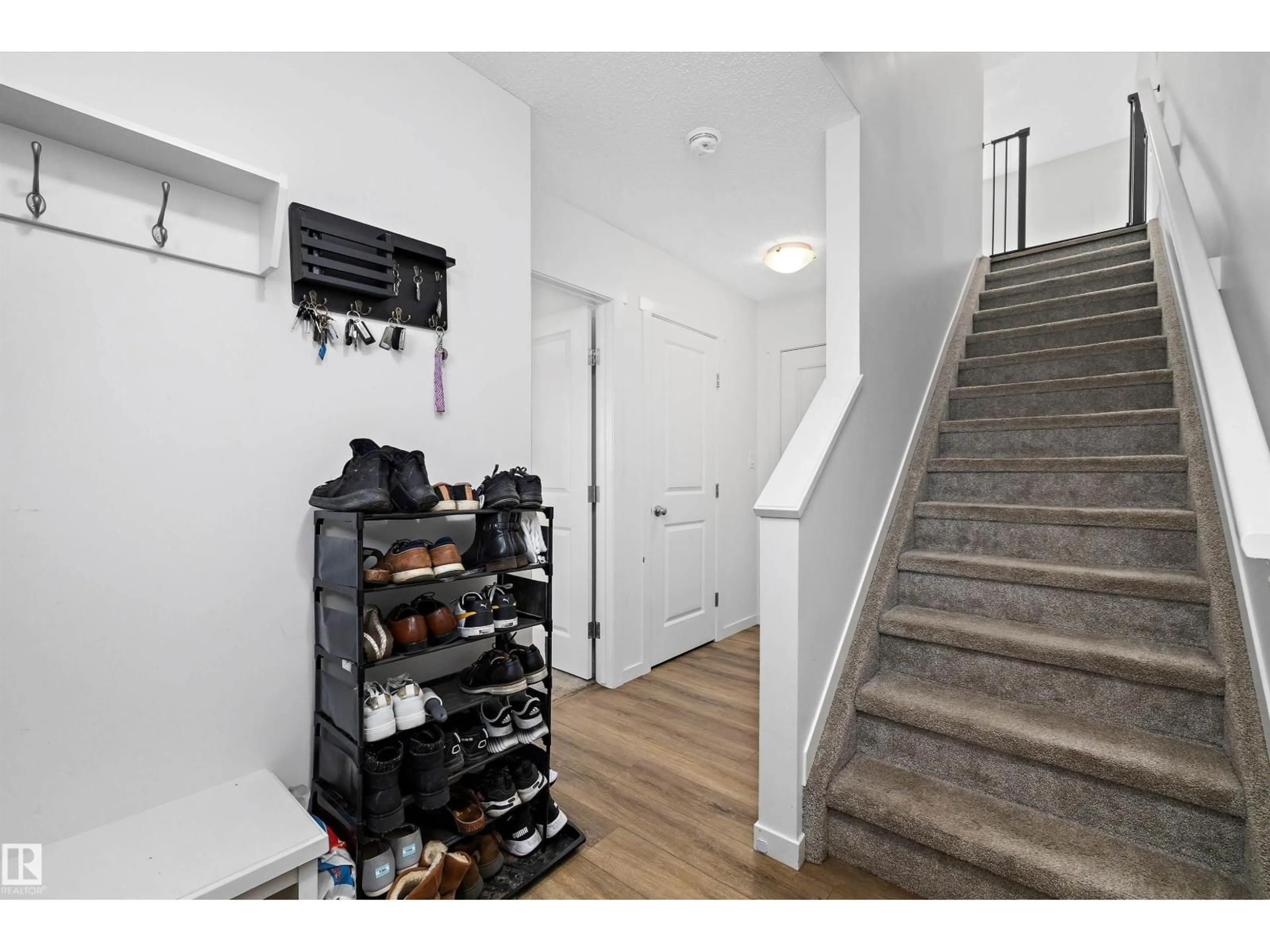Indoor entryway for #71 - 17832 78 ST, Edmonton Alberta T5Z0P7