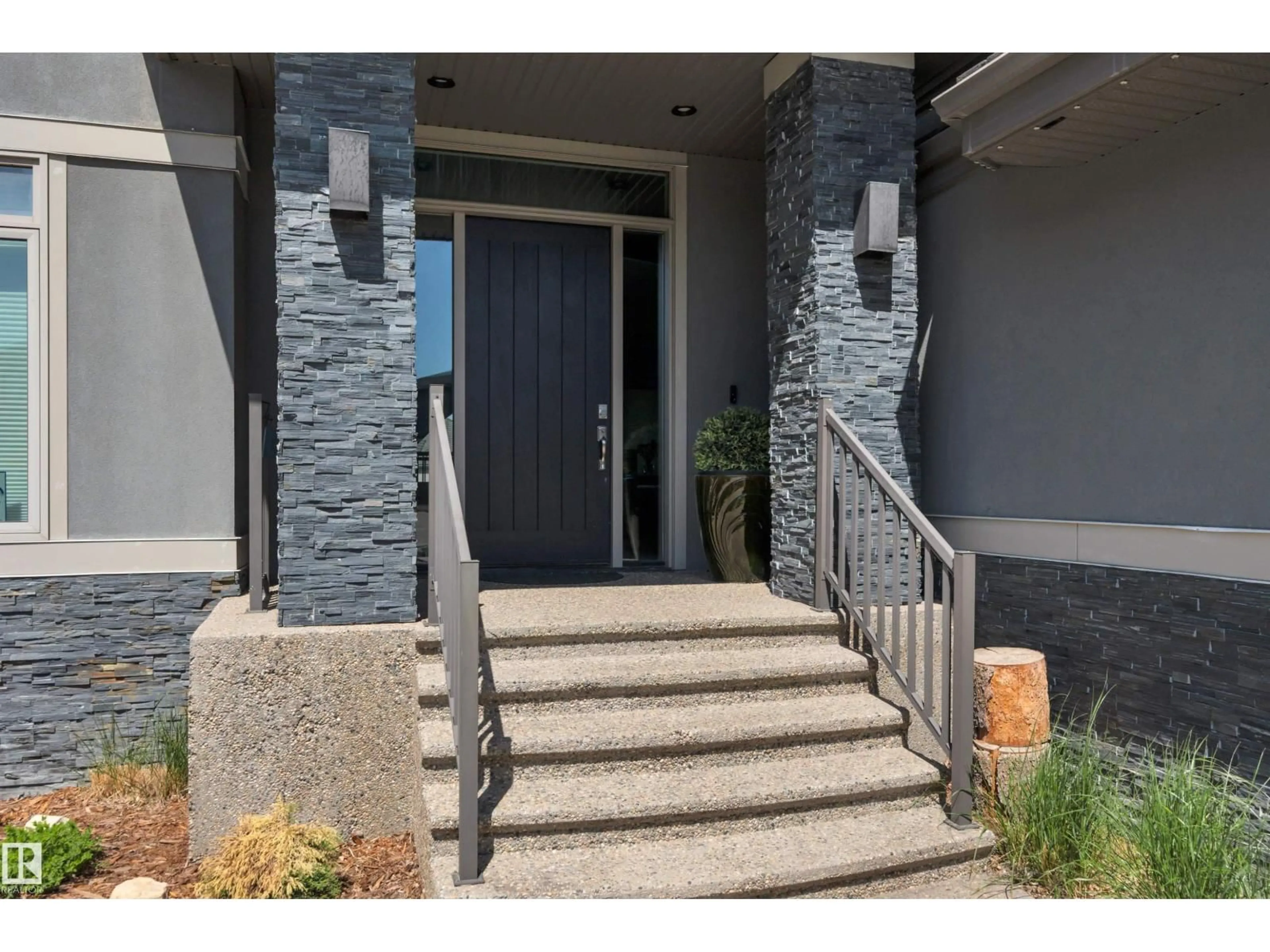 Indoor entryway for 4510 WINGFIELD BA, Edmonton Alberta T6W2E1