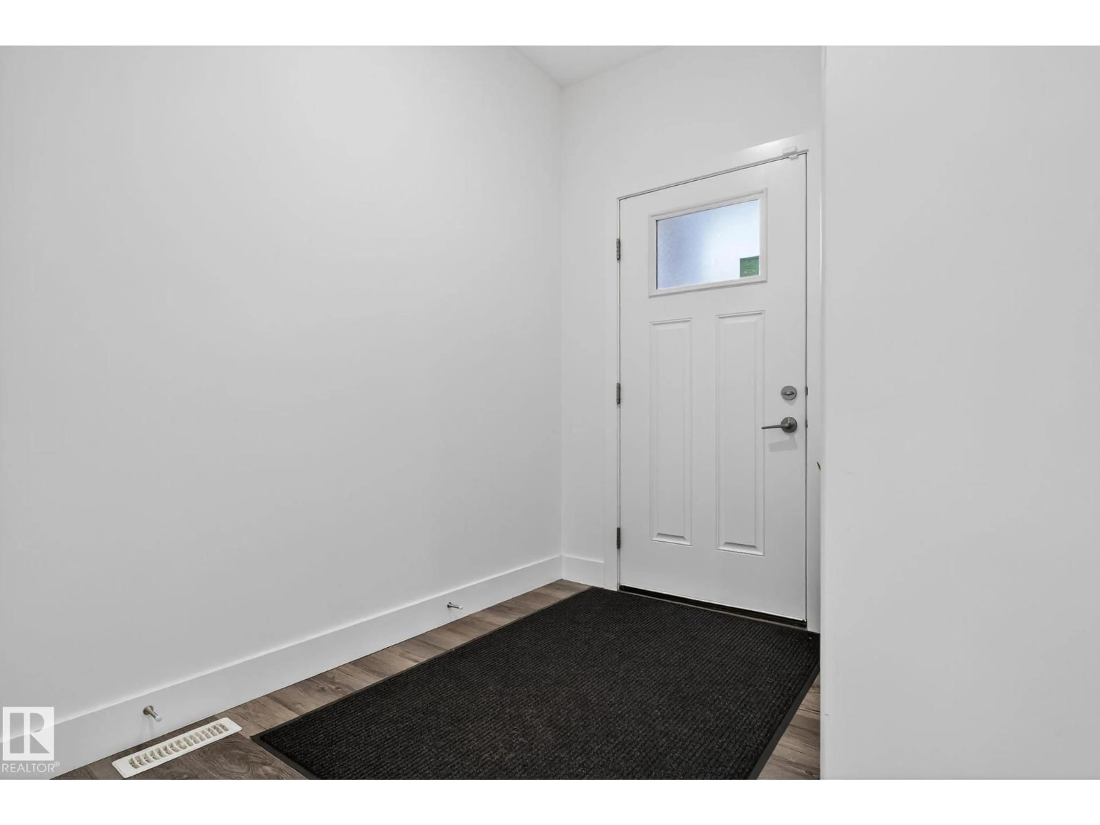 Indoor entryway for 583 GLENRIDDING RAVINE DR, Edmonton Alberta T6W4N9