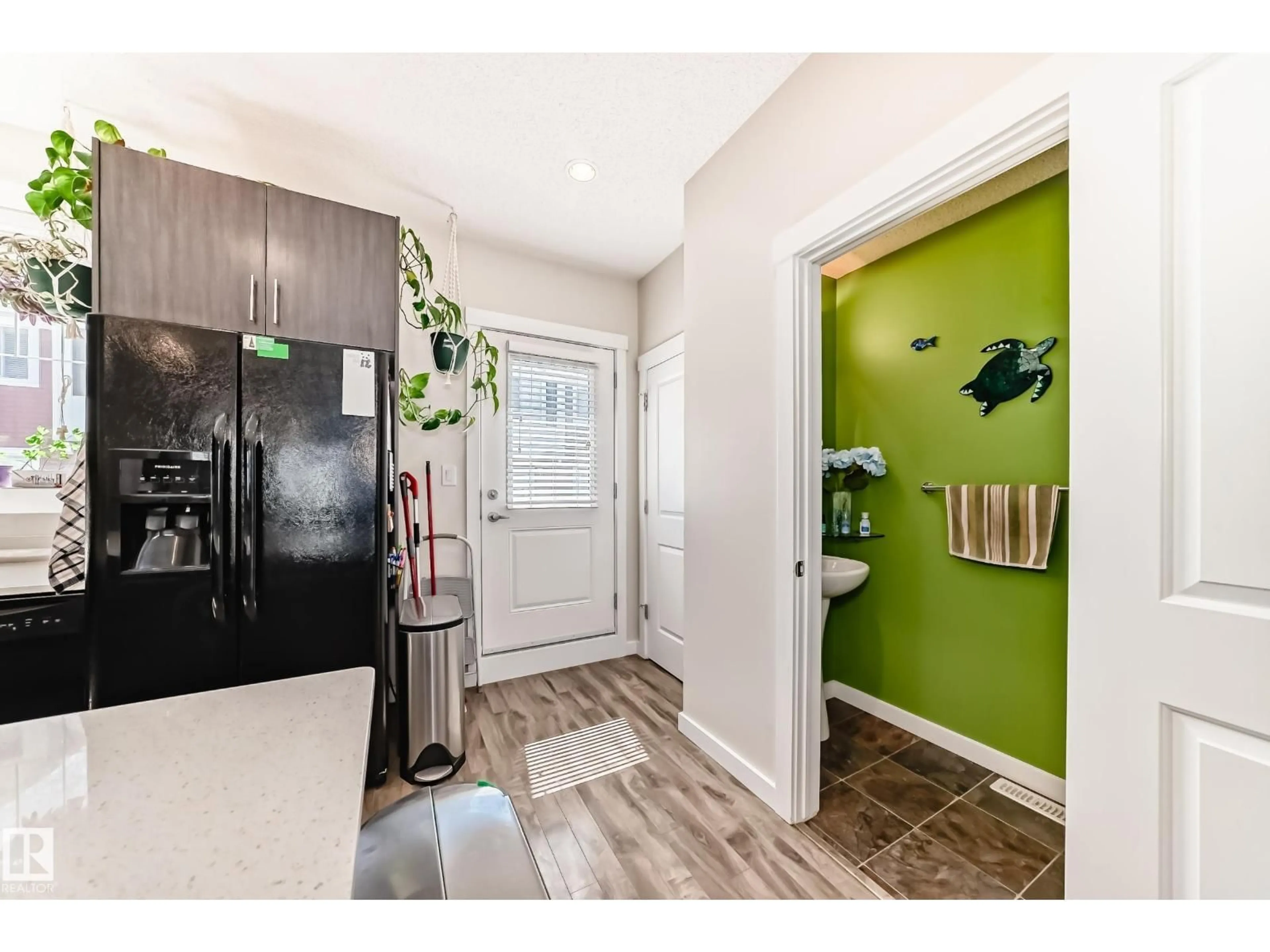 Indoor entryway for 903 - 94 CRYSTALLINA NERA WY, Edmonton Alberta T5Z0N6