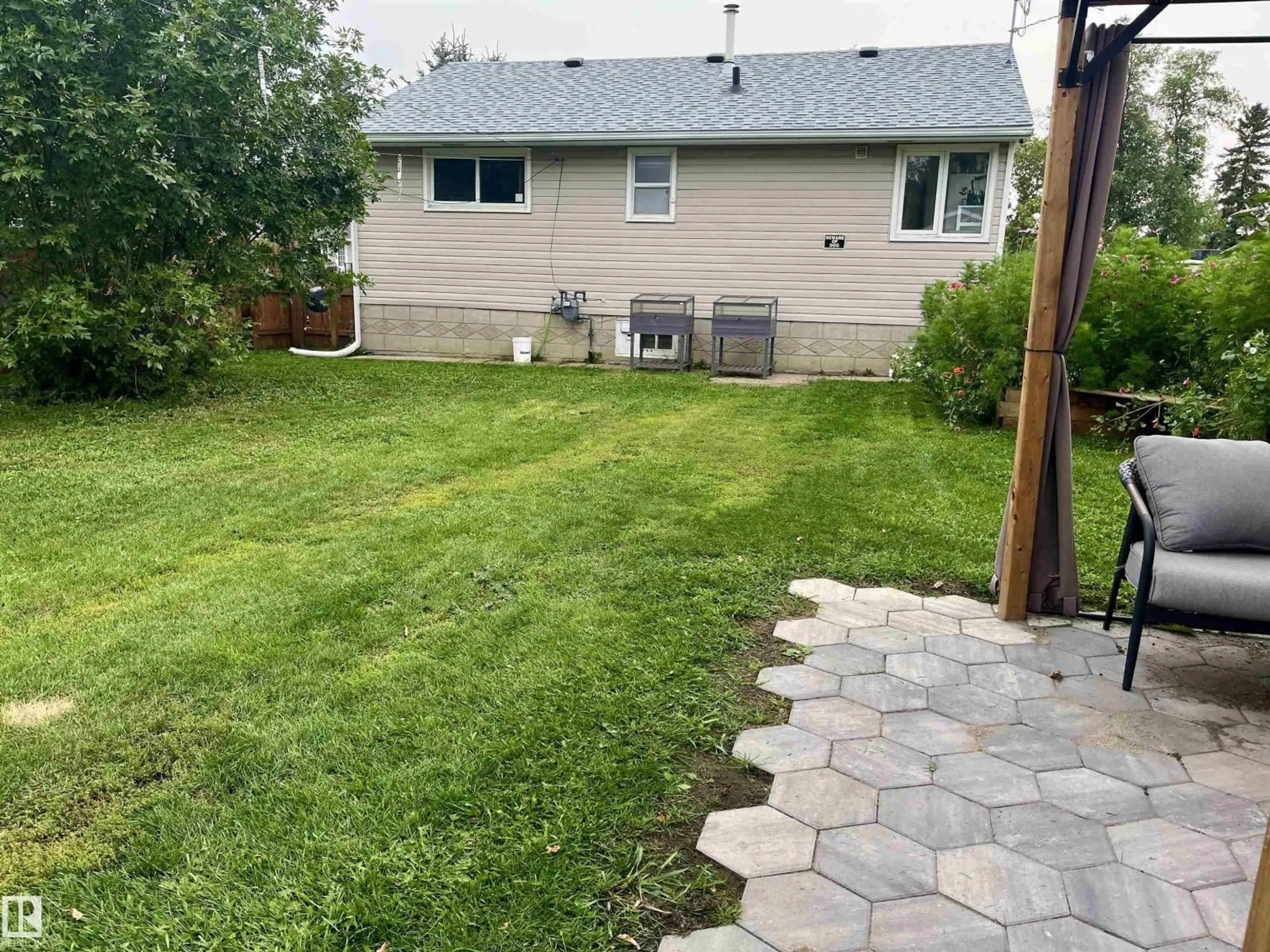 Patio, unknown for 5622 49A ST, Vegreville Alberta T9C1K4