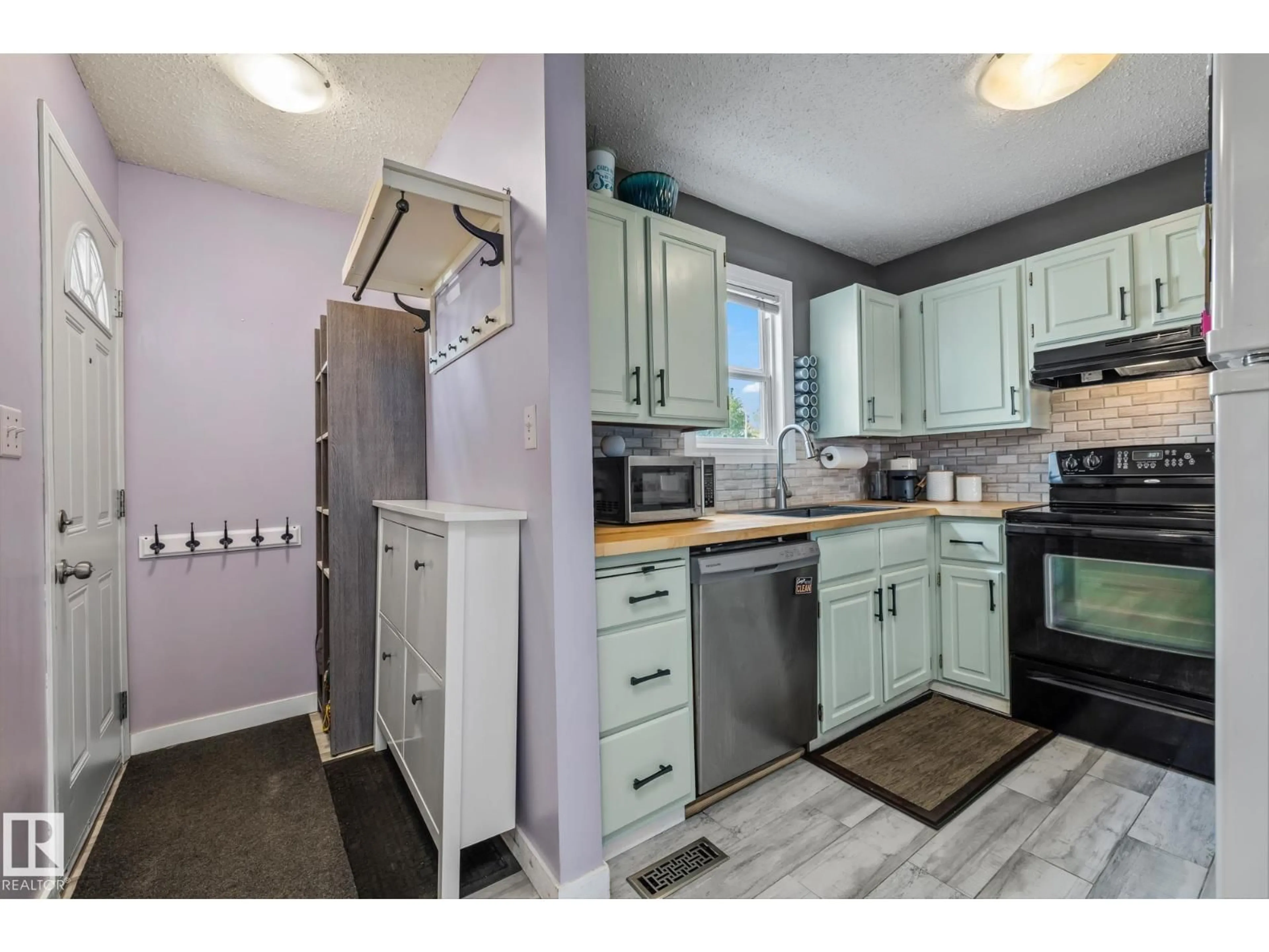 Standard kitchen, unknown for 10481 24 AV, Edmonton Alberta T6J4S2