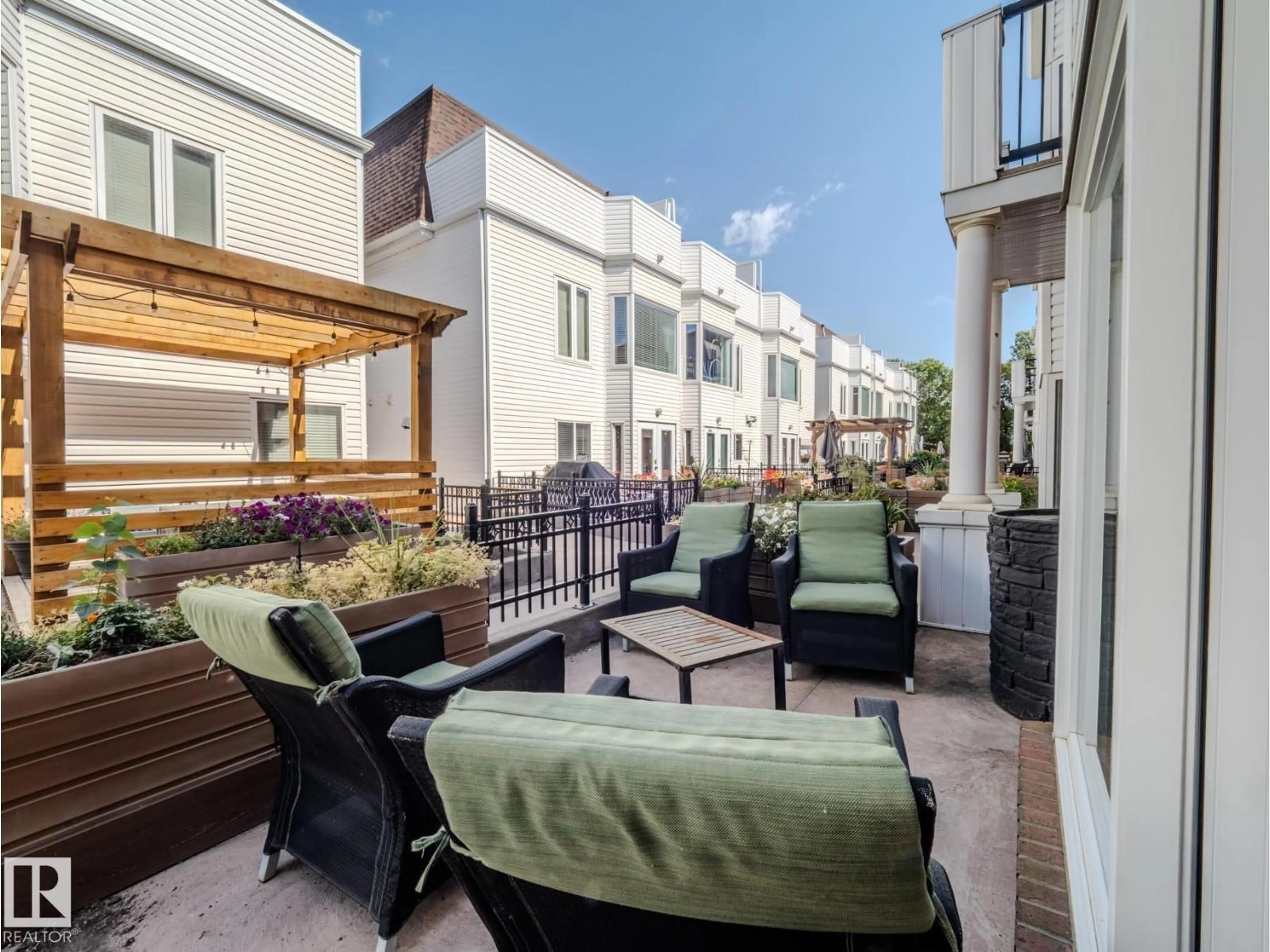Patio, street for NW - 9767 93 ST, Edmonton Alberta T6C2C5
