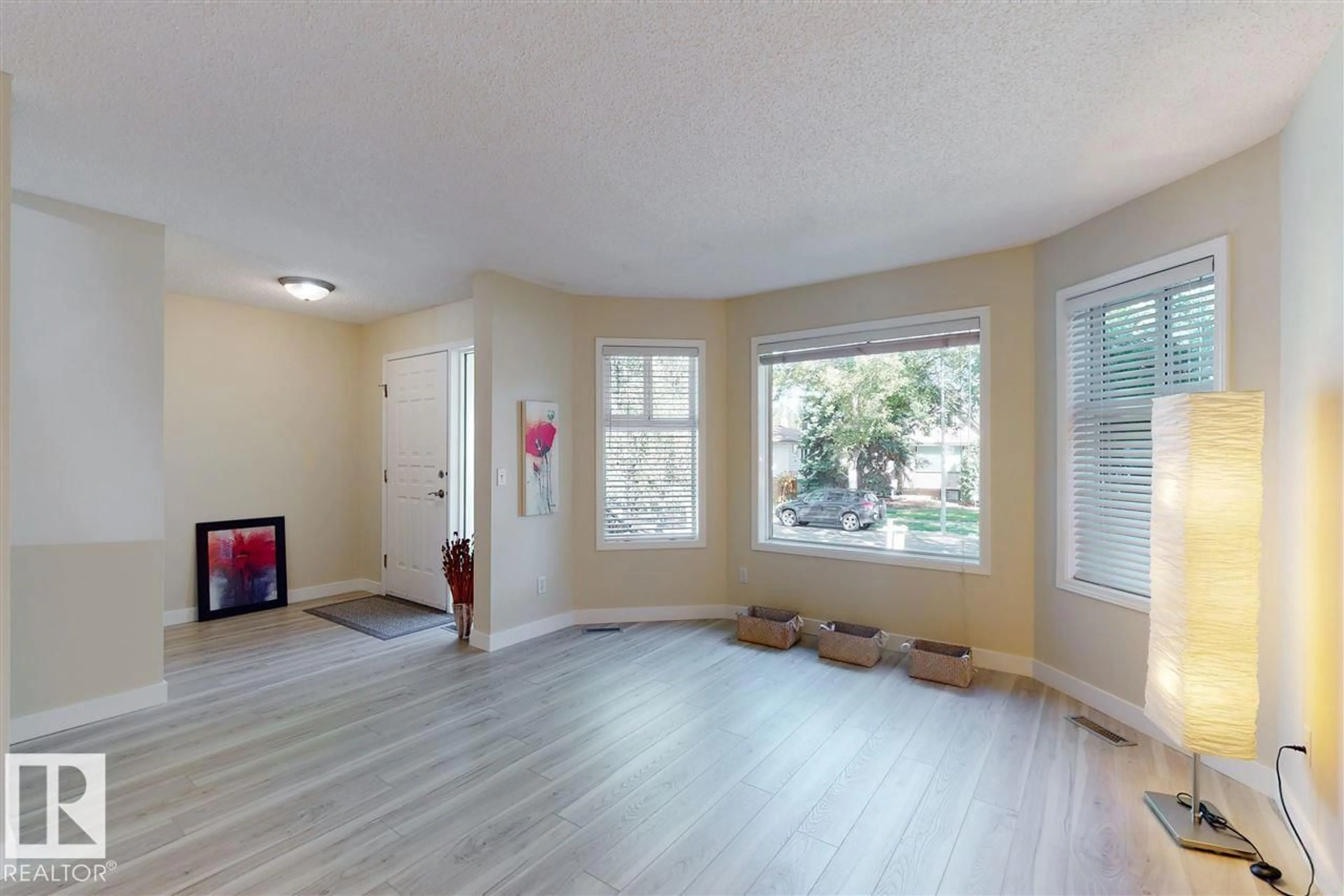 Unknown for 9607 73 AV, Edmonton Alberta T6E1B3