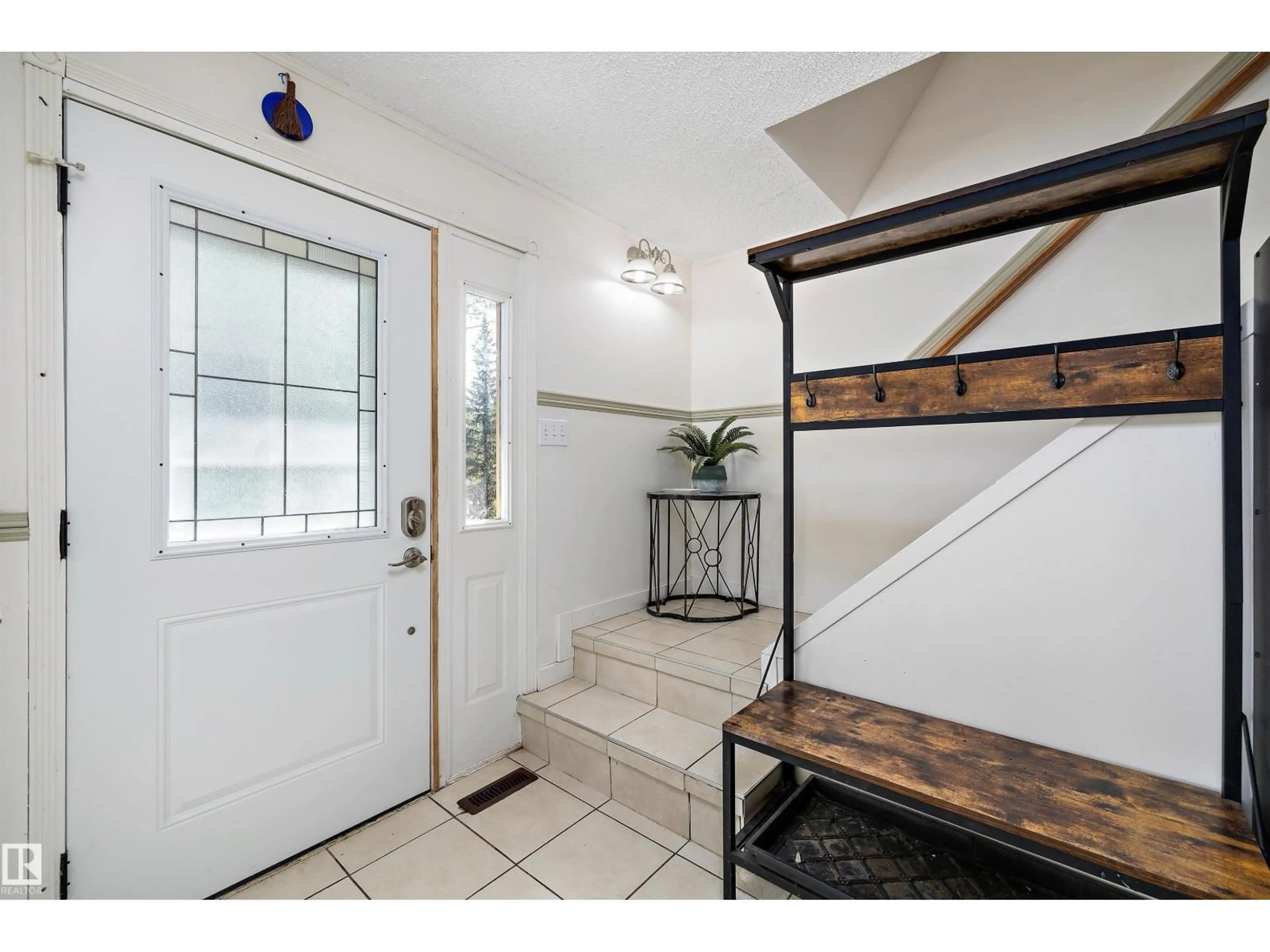 Indoor entryway for 52010 - 169 RGE ROAD 233, Rural Strathcona County Alberta T8B1C4
