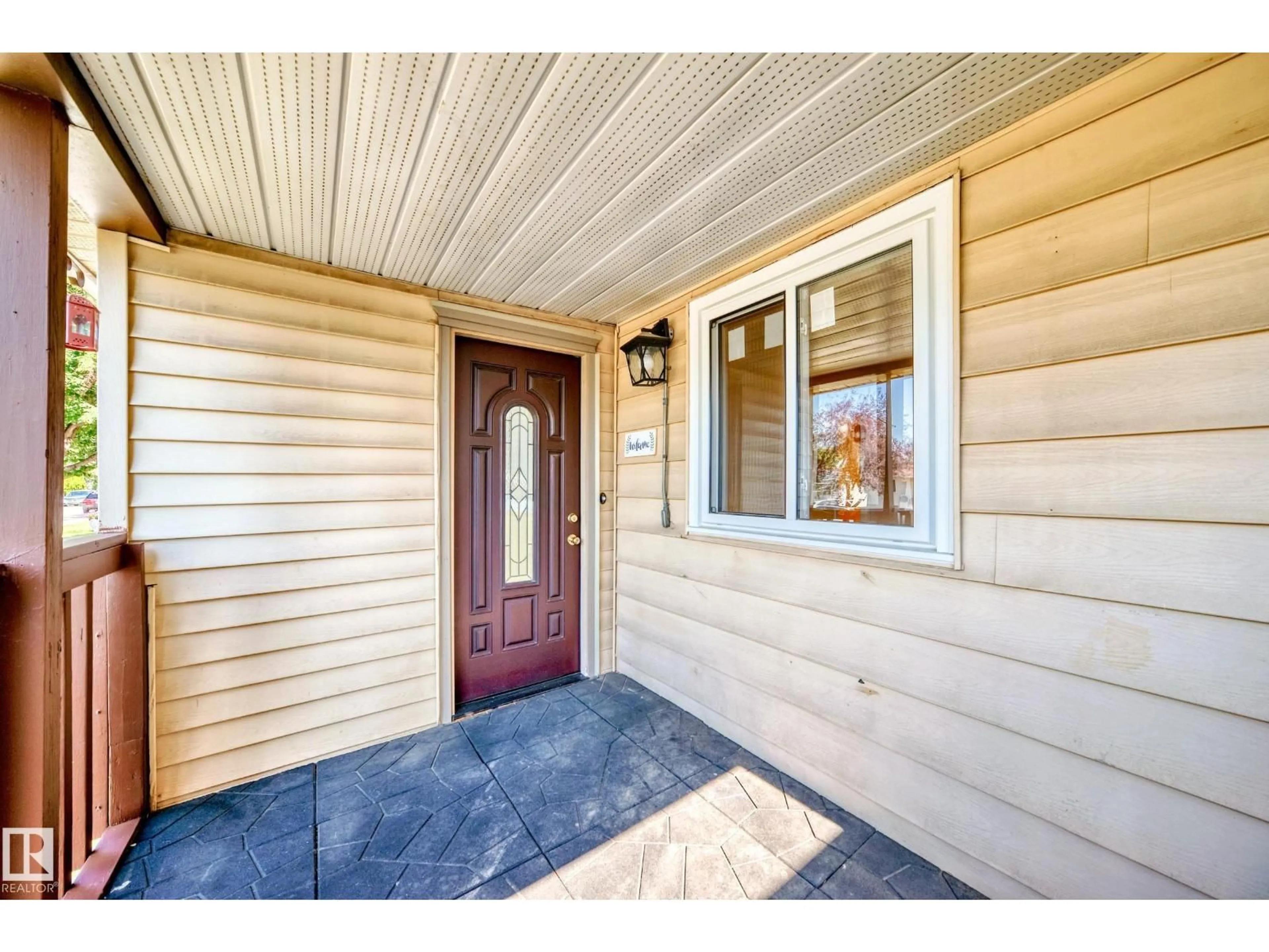 Indoor entryway for NW - 12943 113 ST, Edmonton Alberta T5E5A6