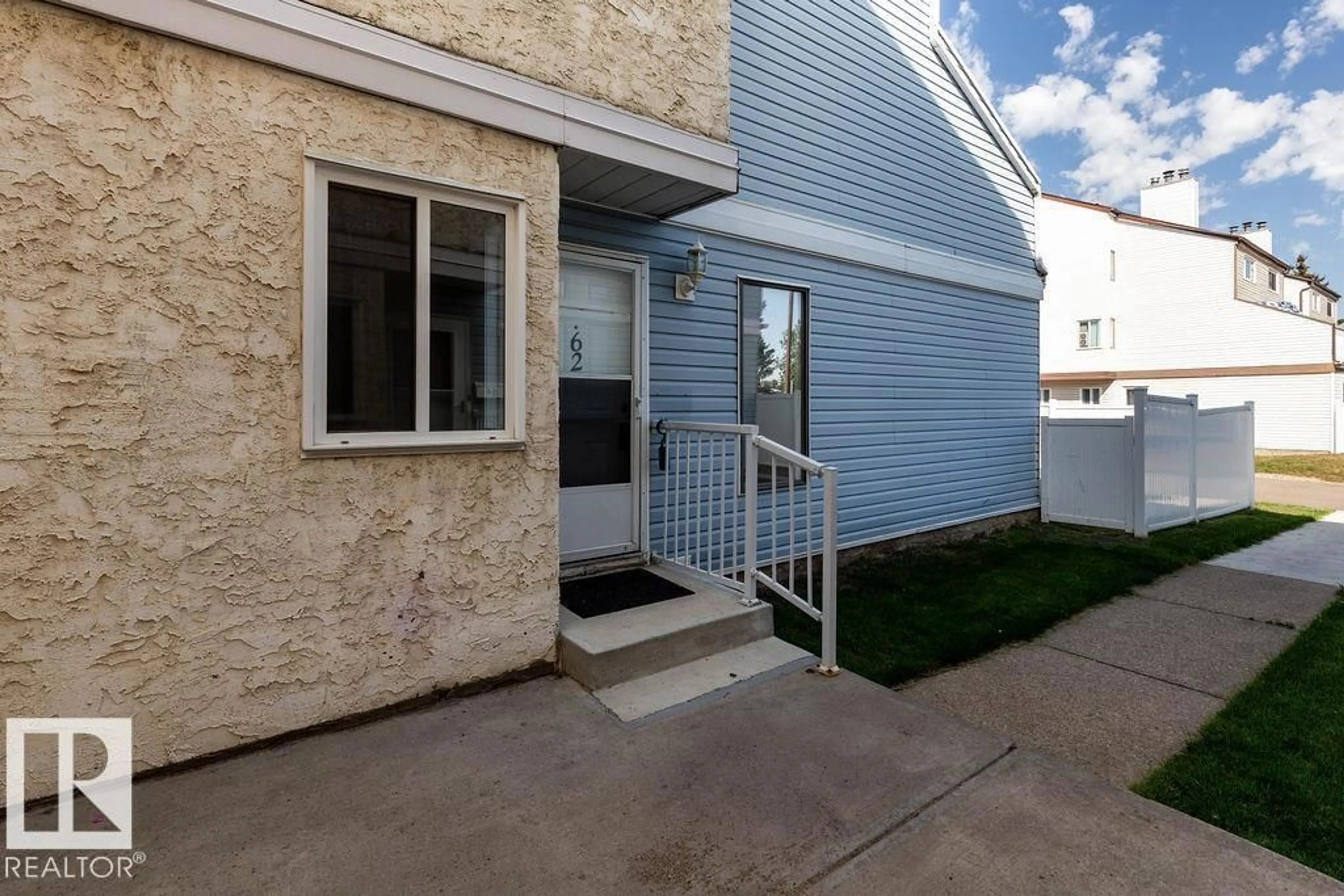 Patio, street for 62 LANCASTER TC, Edmonton Alberta T5X5S4