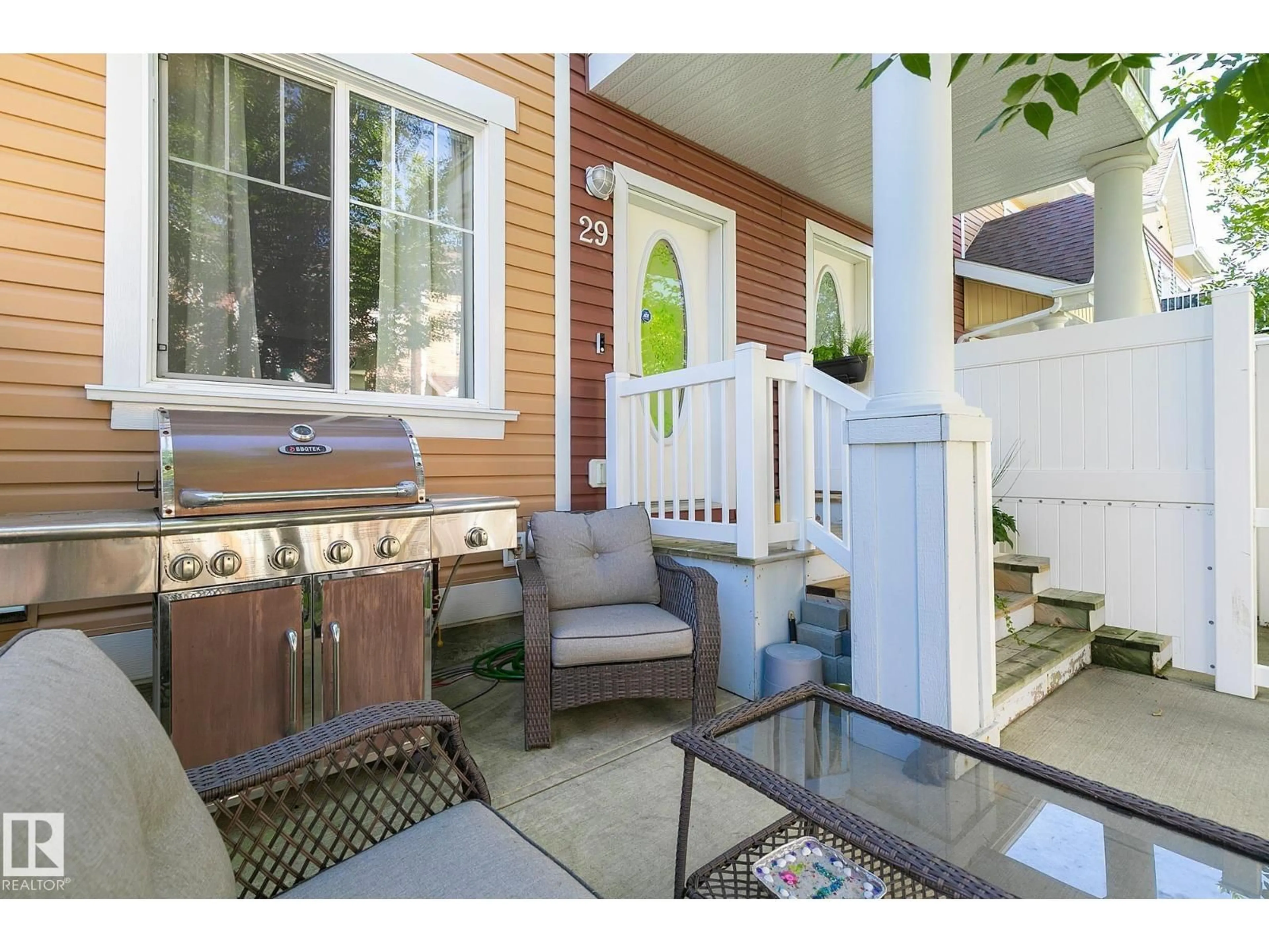 Patio, street for #29 - 1623 TOWNE CENTRE BV, Edmonton Alberta T6R0S3