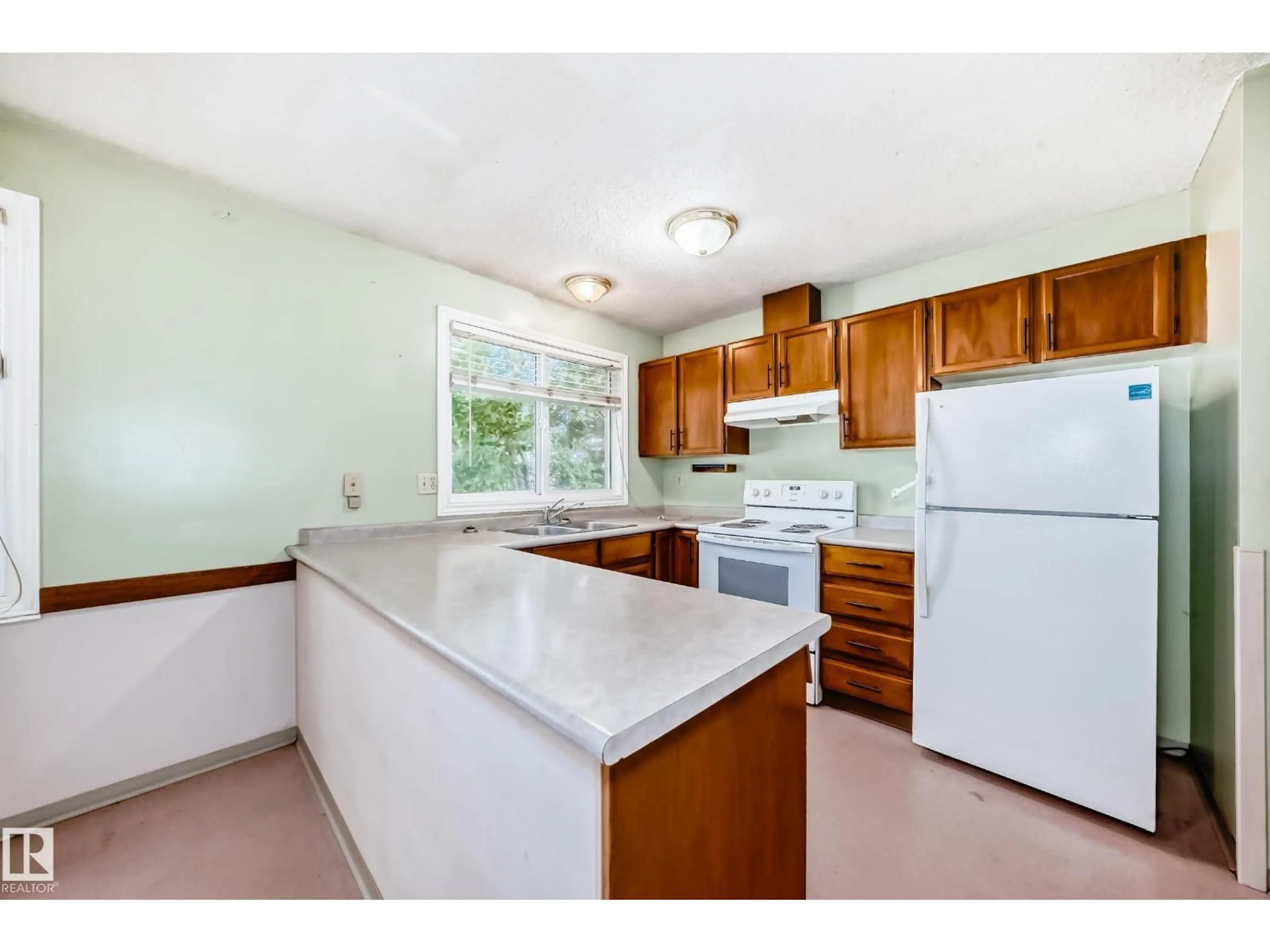 Standard kitchen, unknown for 1419 63 ST, Edmonton Alberta T6T1L1