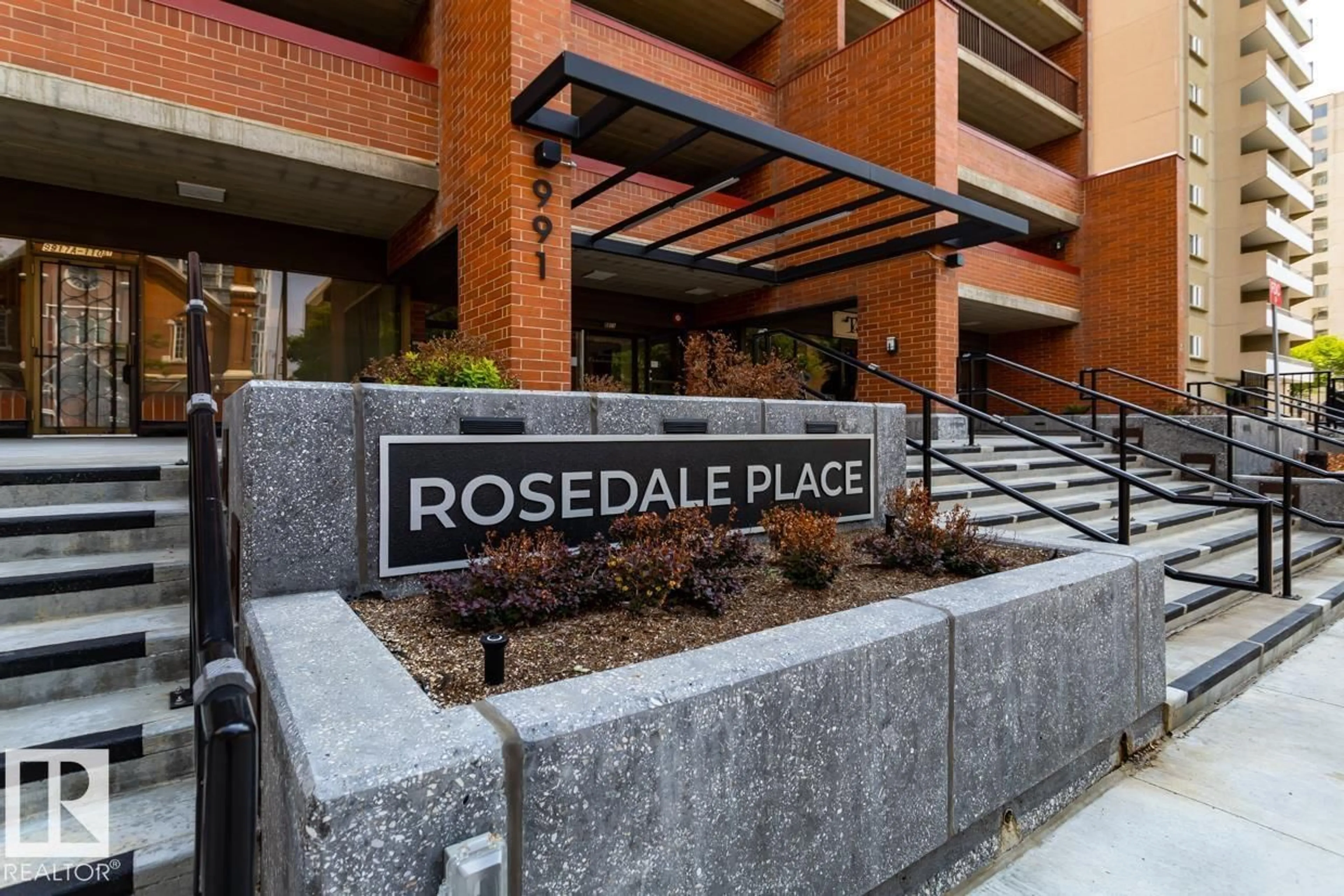 Lobby for 607 9917 110 ST NW, Edmonton Alberta T5K2N4