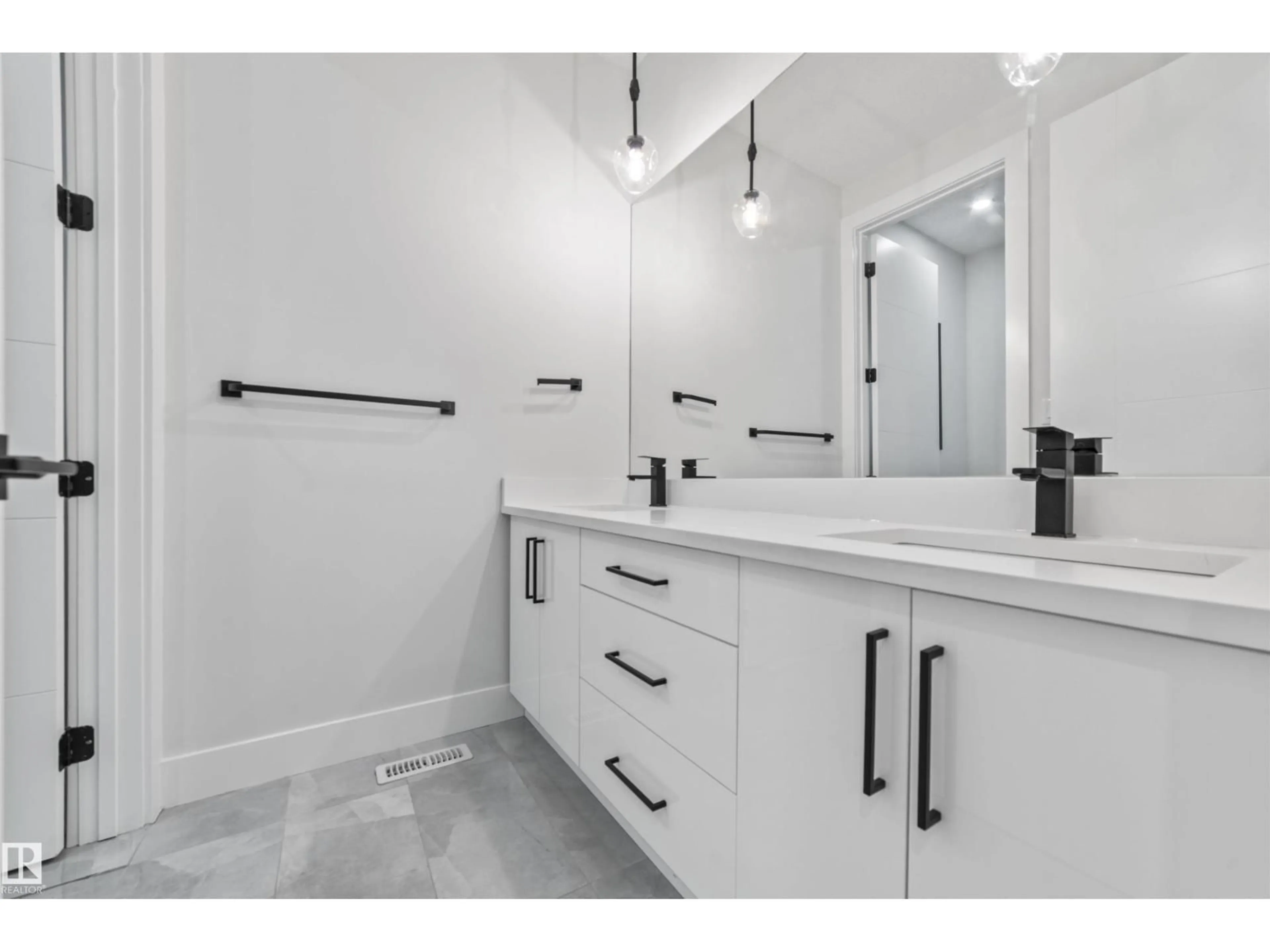 Contemporary bathroom, ceramic/tile floor for NW - 10537 136 ST, Edmonton Alberta T5N2G1