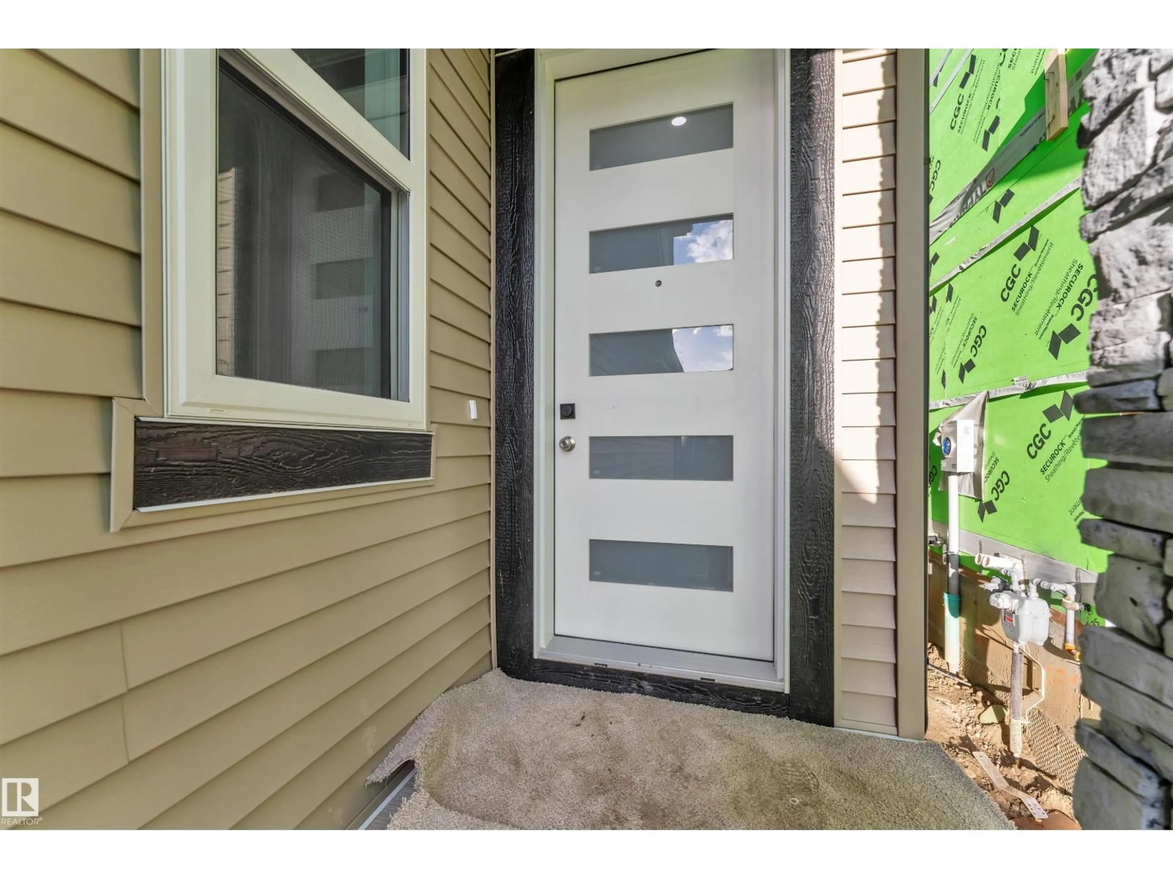 Indoor entryway for SW - 107 28 ST, Edmonton Alberta T6X3E3