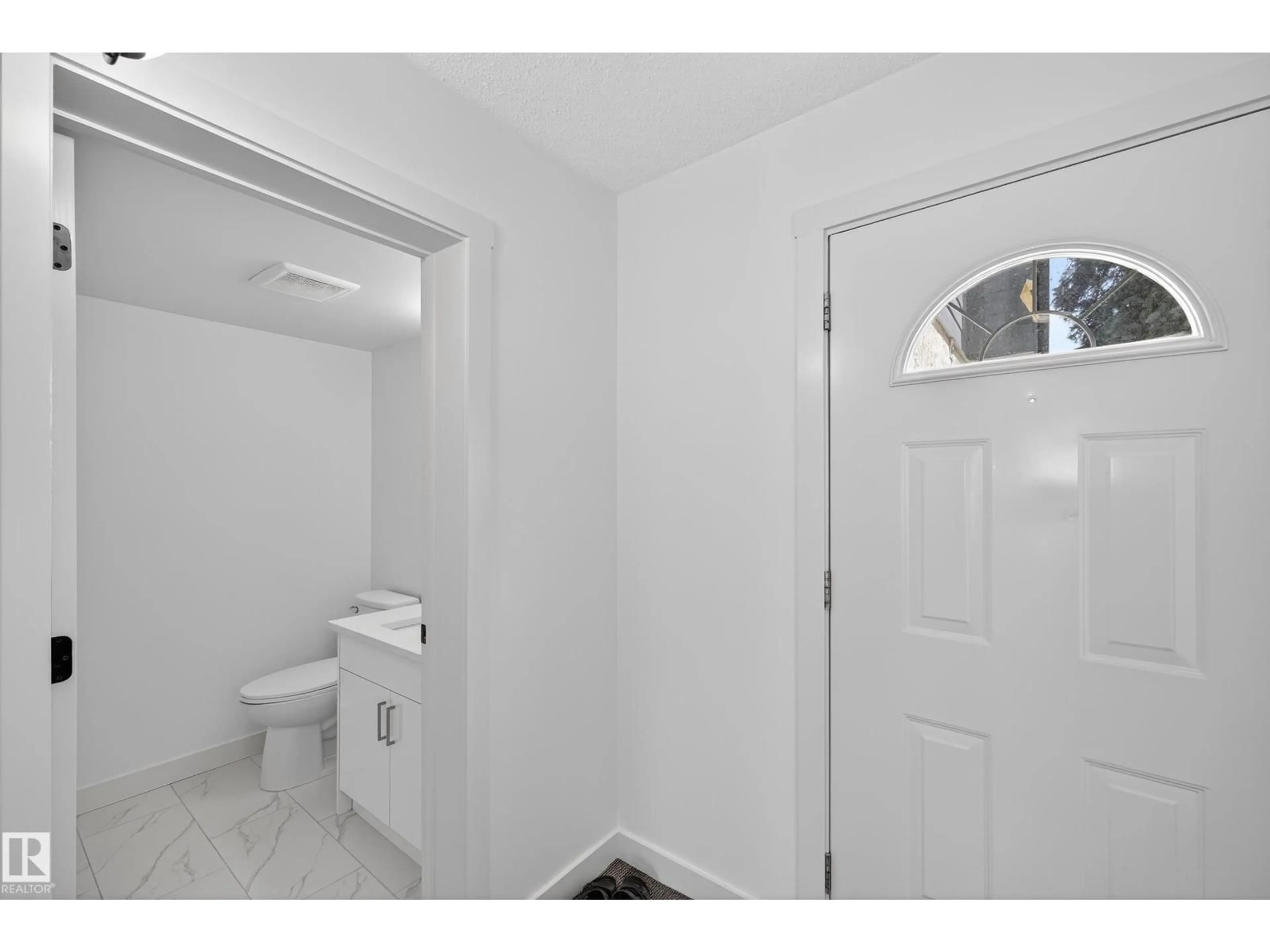 Standard bathroom, unknown for NW - 17136 100 ST, Edmonton Alberta T5X5H3