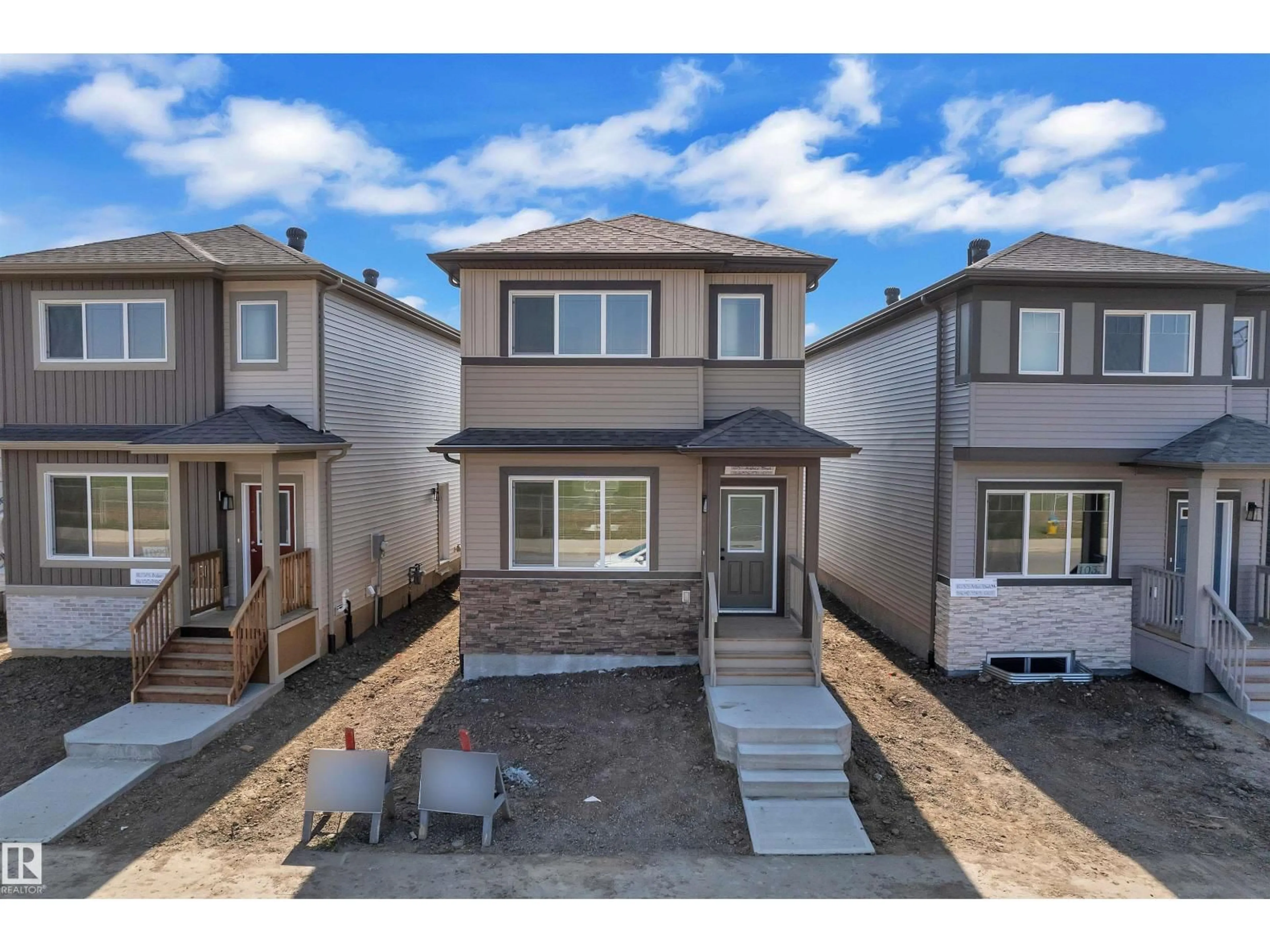 Home with vinyl exterior material, street for 1031 ASTER BV, Edmonton Alberta T6T2W7