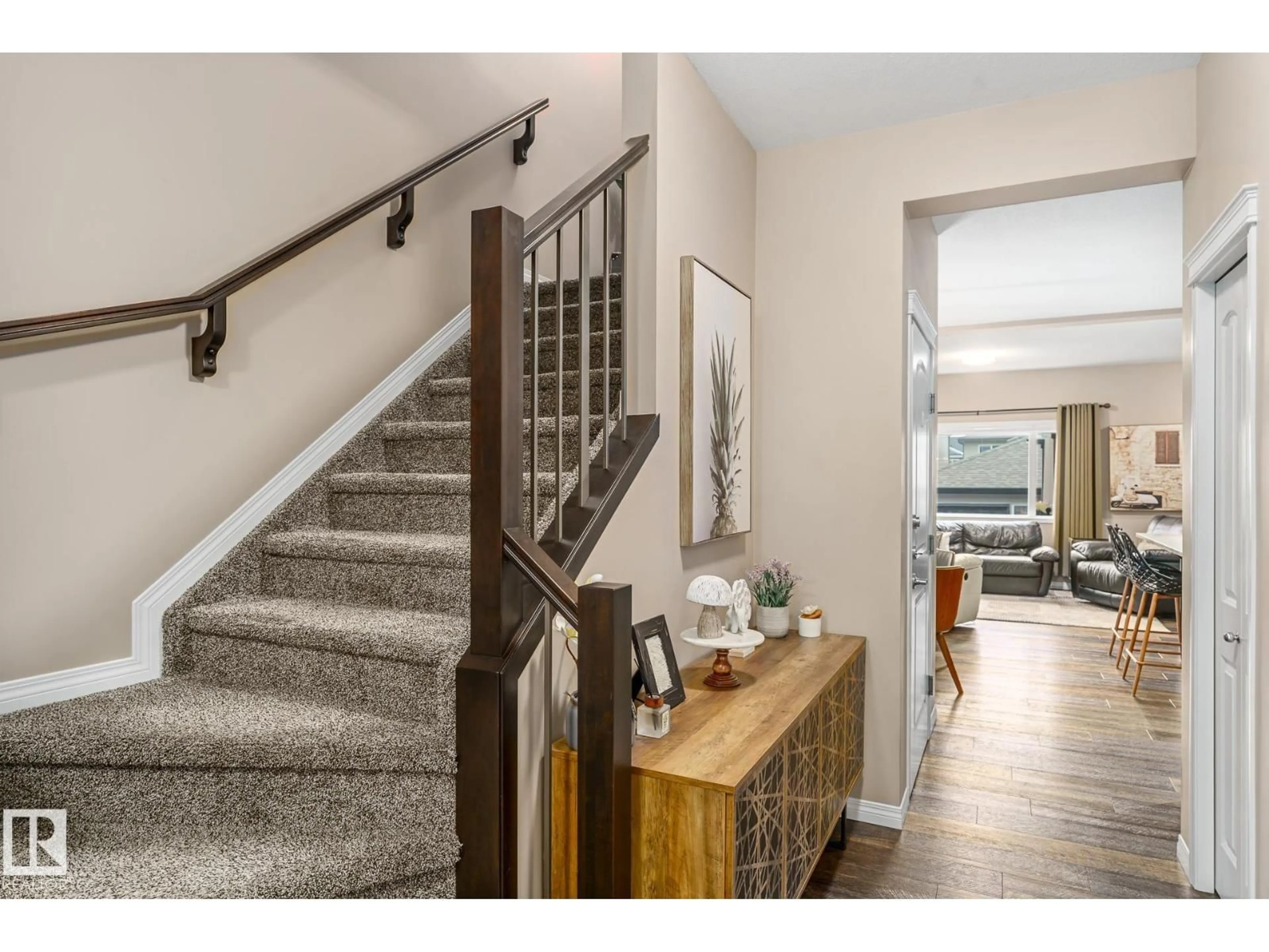 Indoor entryway for 2140 51 ST, Edmonton Alberta T6X2W1