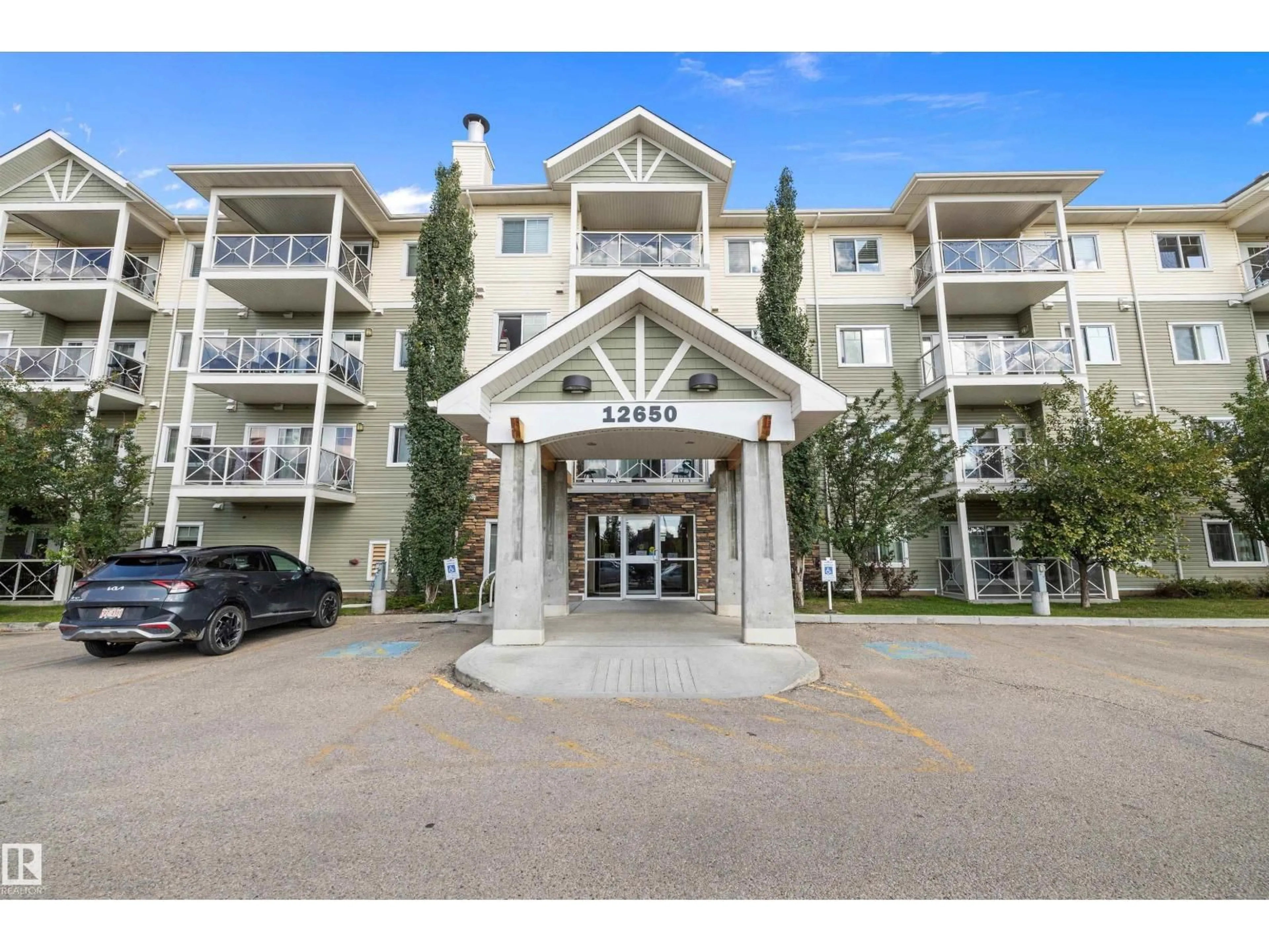 Indoor foyer for #309 - 12650 142 AV, Edmonton Alberta T5X0J4