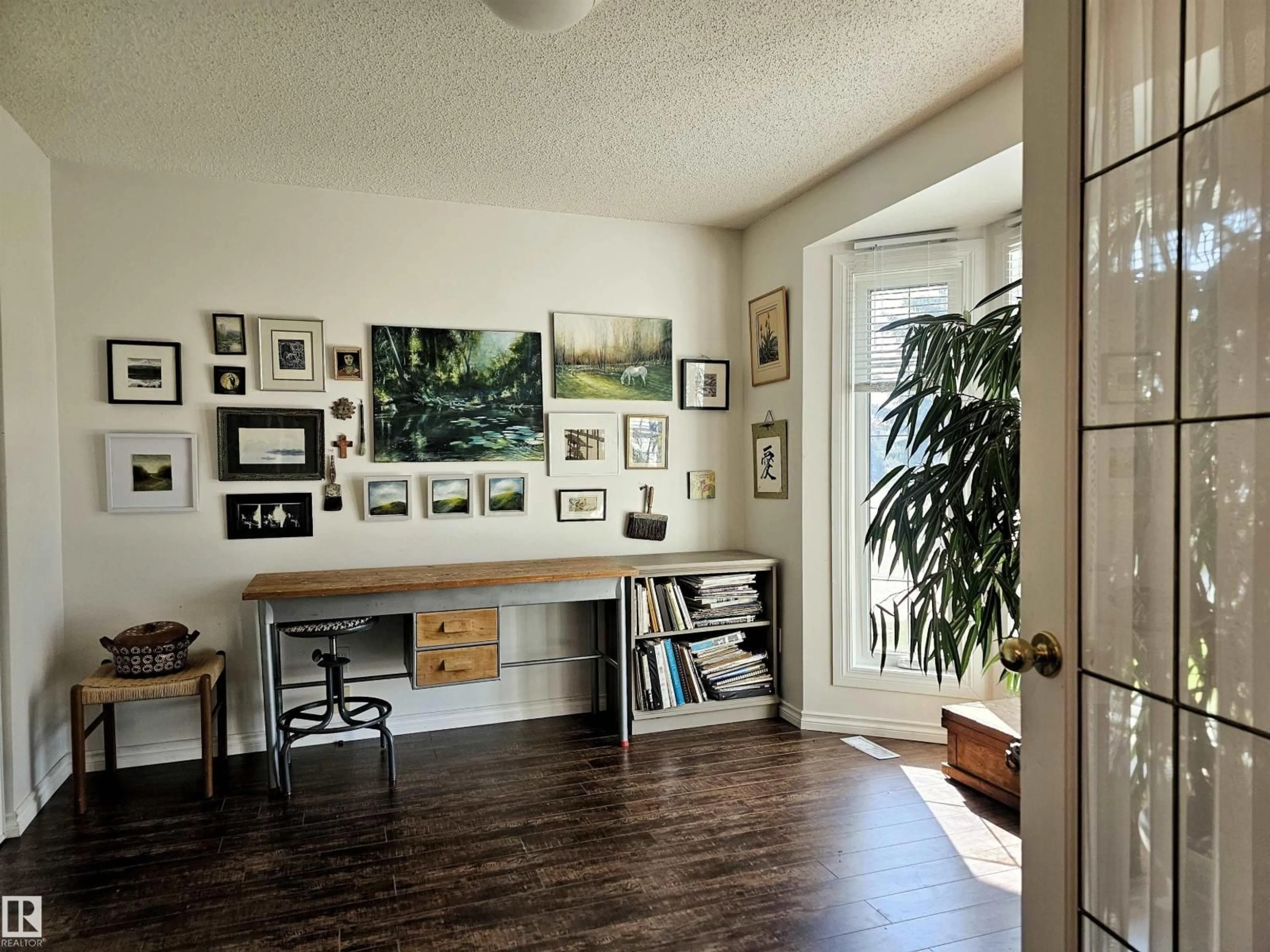 Indoor entryway for 103 - 4408 37 ST, Stony Plain Alberta T7Z1N2