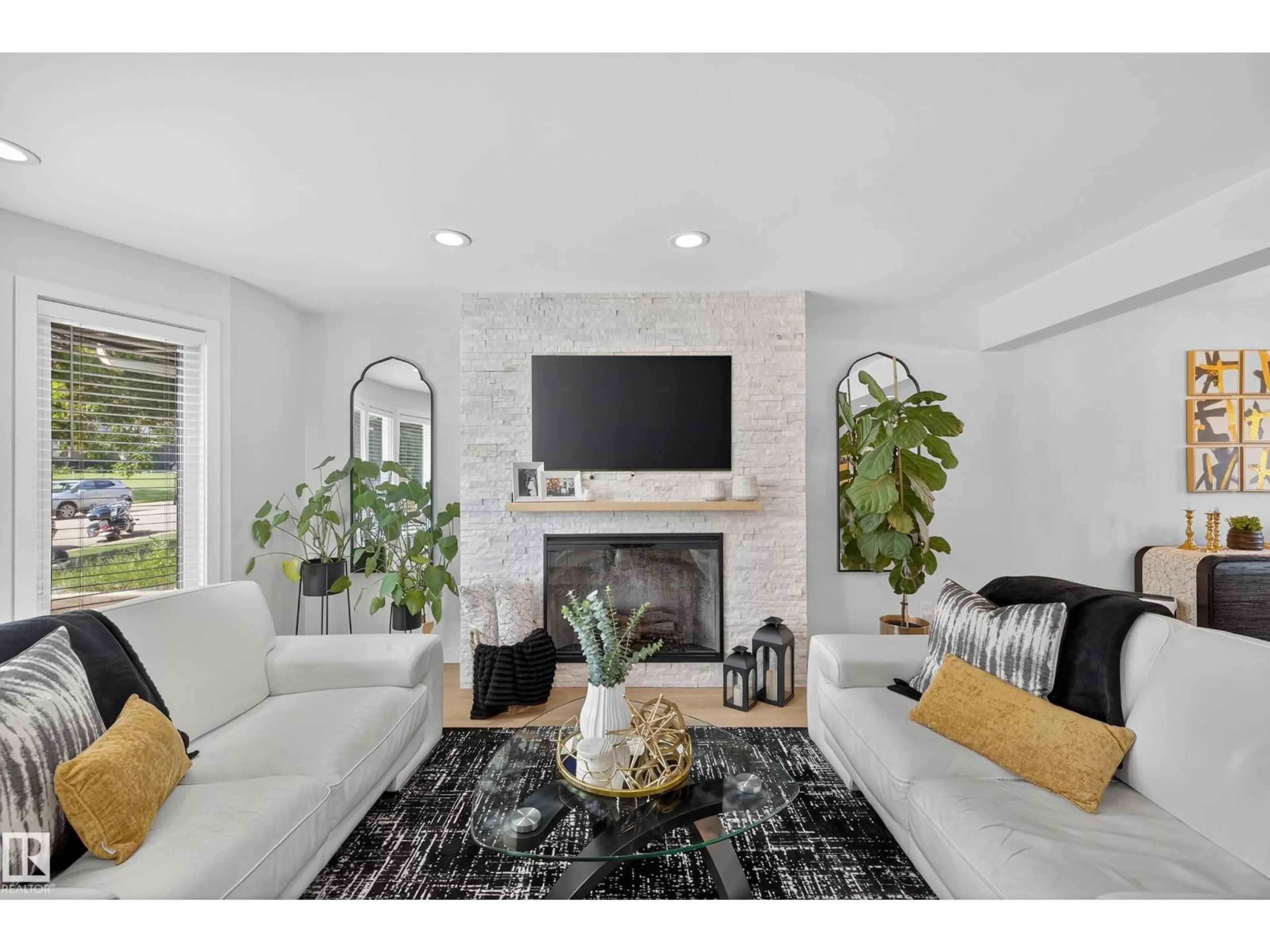 Living room with furniture, unknown for 46 GLENGARRY CR, Sherwood Park Alberta T8A3A2