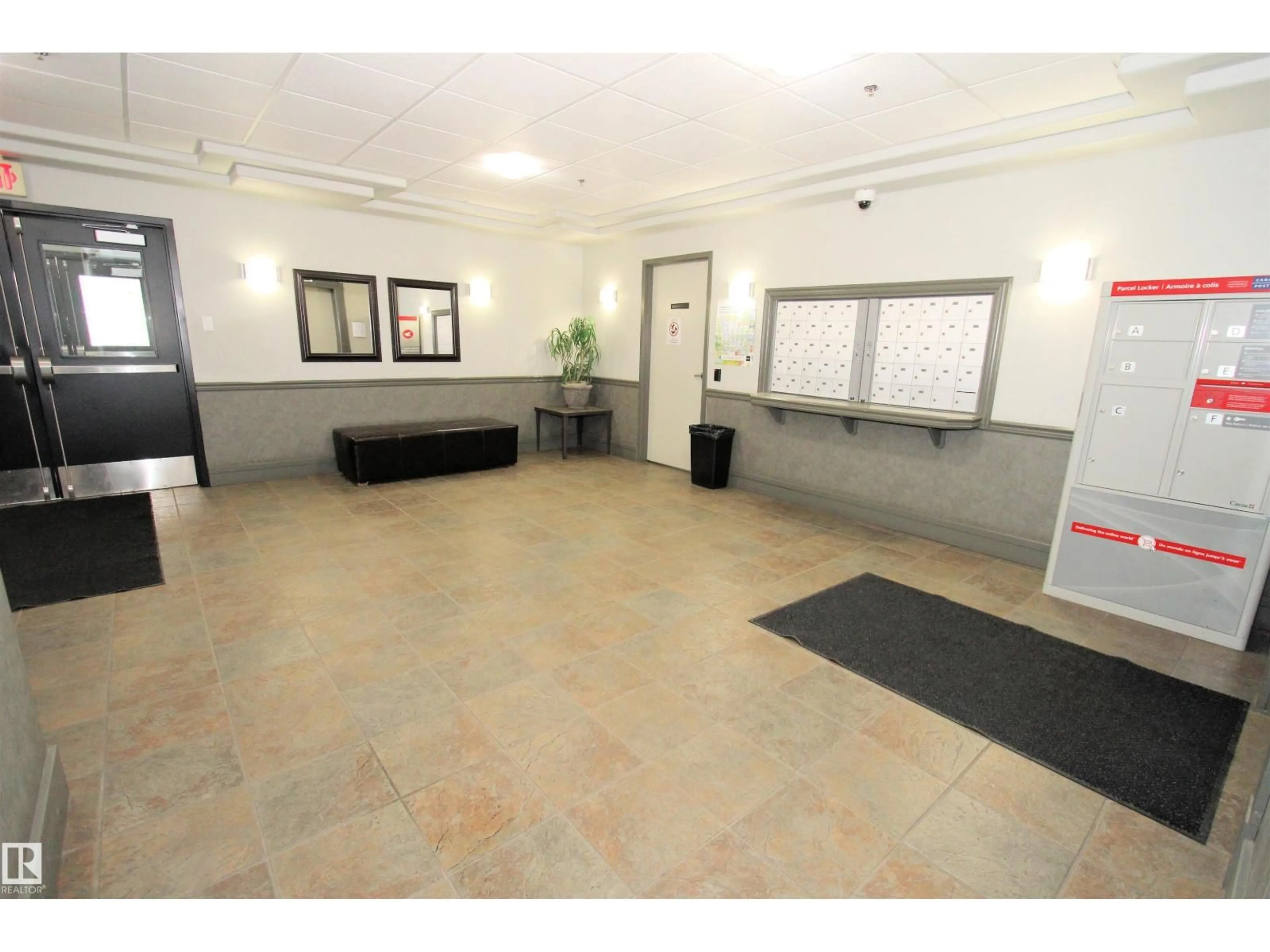 Lobby for 311 - 10116 80 AV, Edmonton Alberta T6E6V7