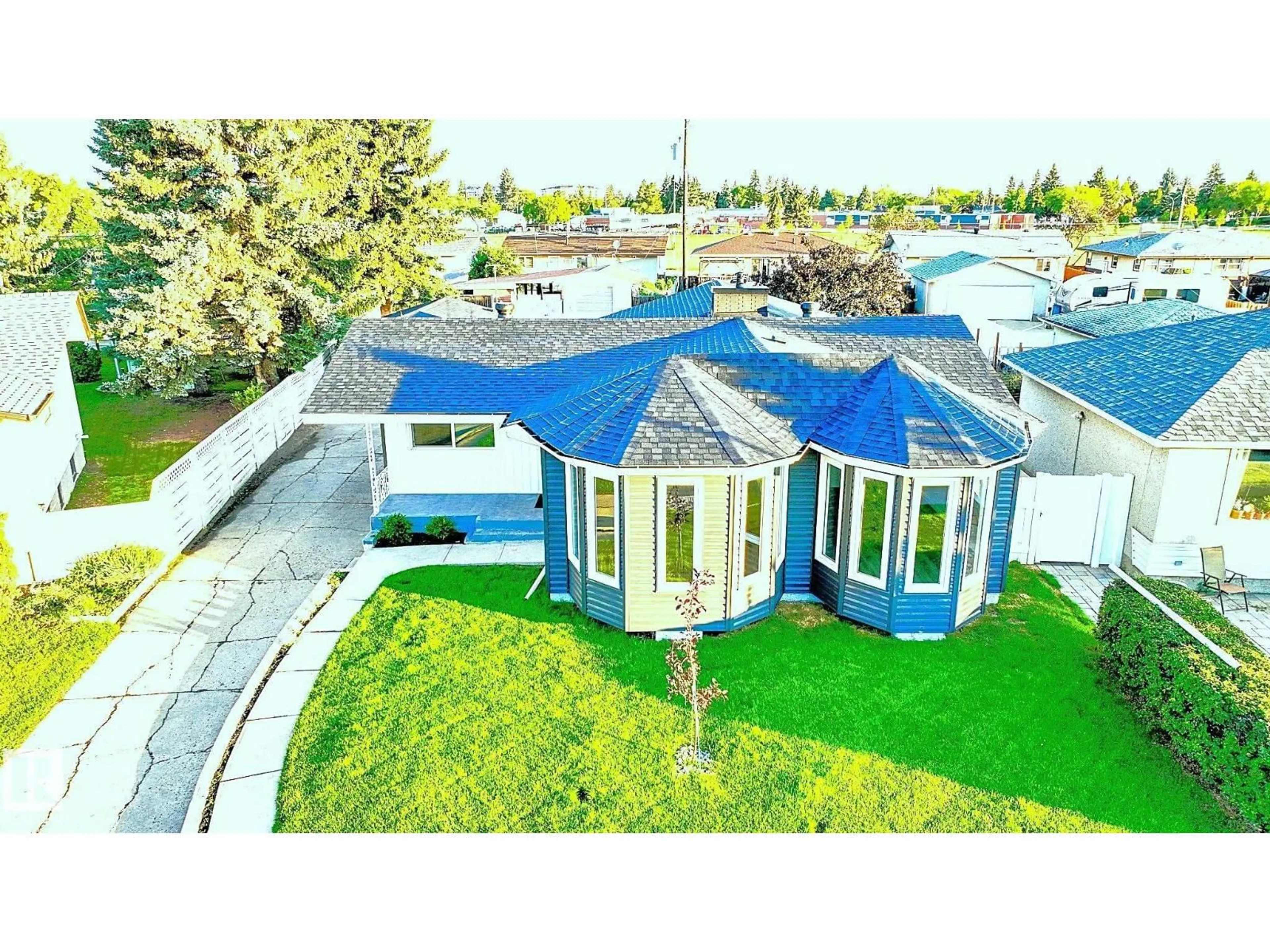 A pic from outside/outdoor area/front of a property/back of a property/a pic from drone, street for NW - 10524 134 AV, Edmonton Alberta T5E1J6