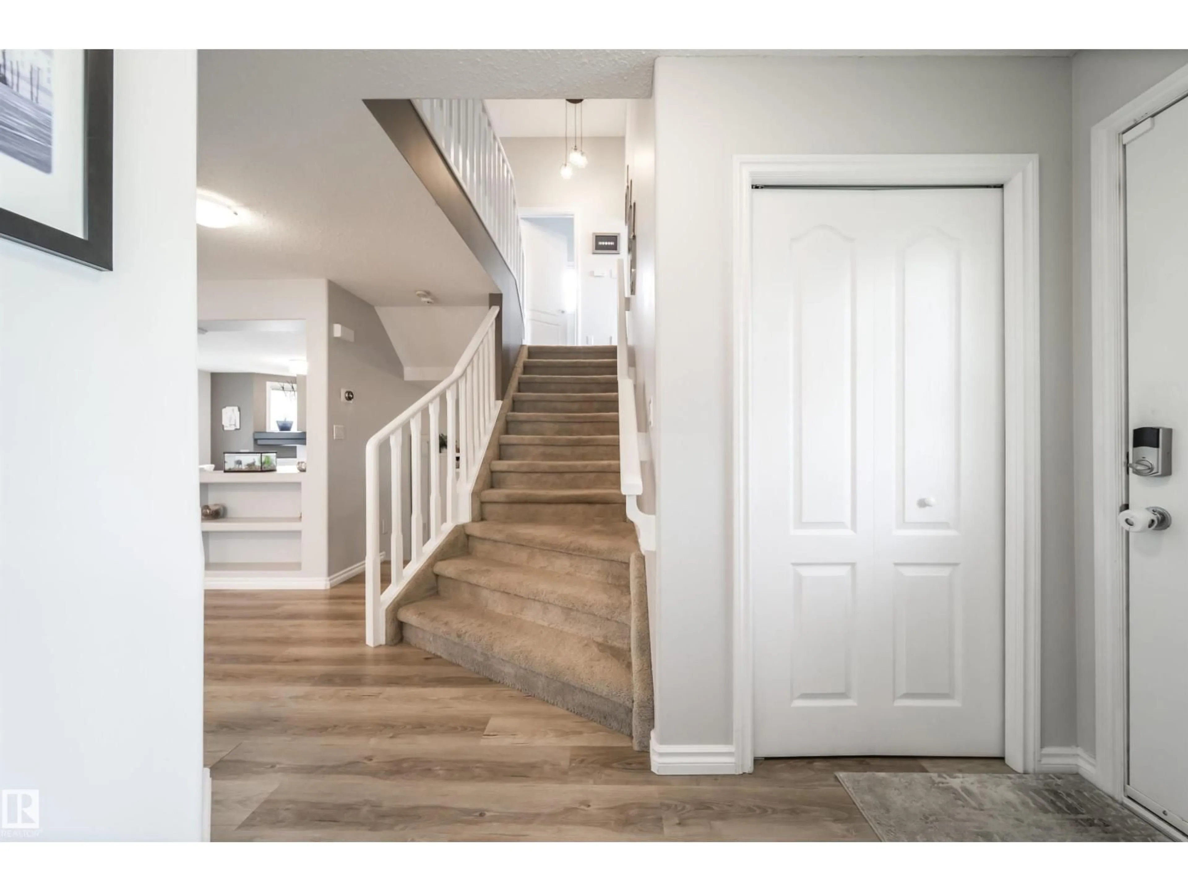 Indoor entryway for 71 RUE BOUCHARD, Beaumont Alberta T4X1N7