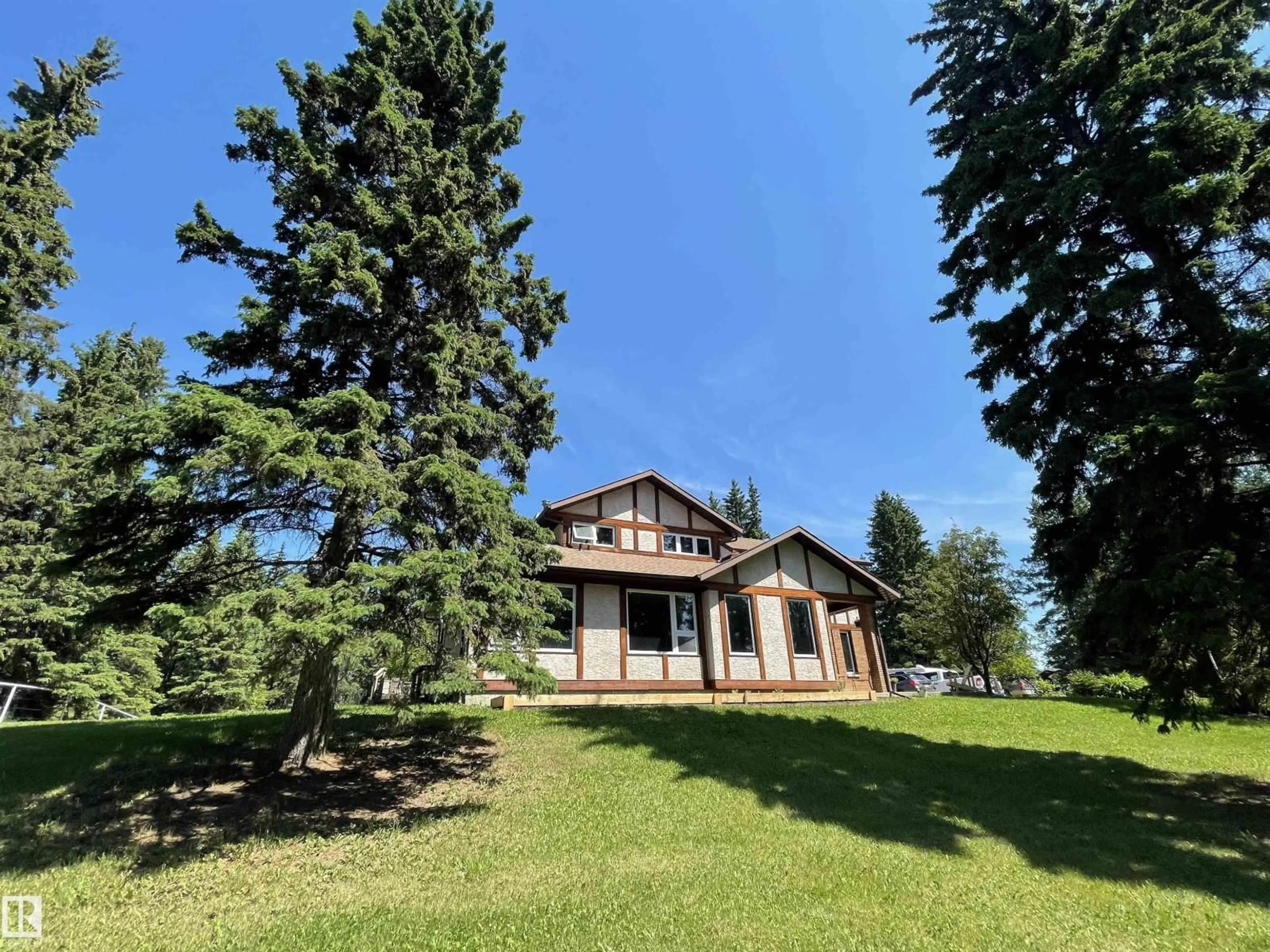 A pic from outside/outdoor area/front of a property/back of a property/a pic from drone, unknown for 6204 HWY 39, Rural Brazeau County Alberta T7A1R3