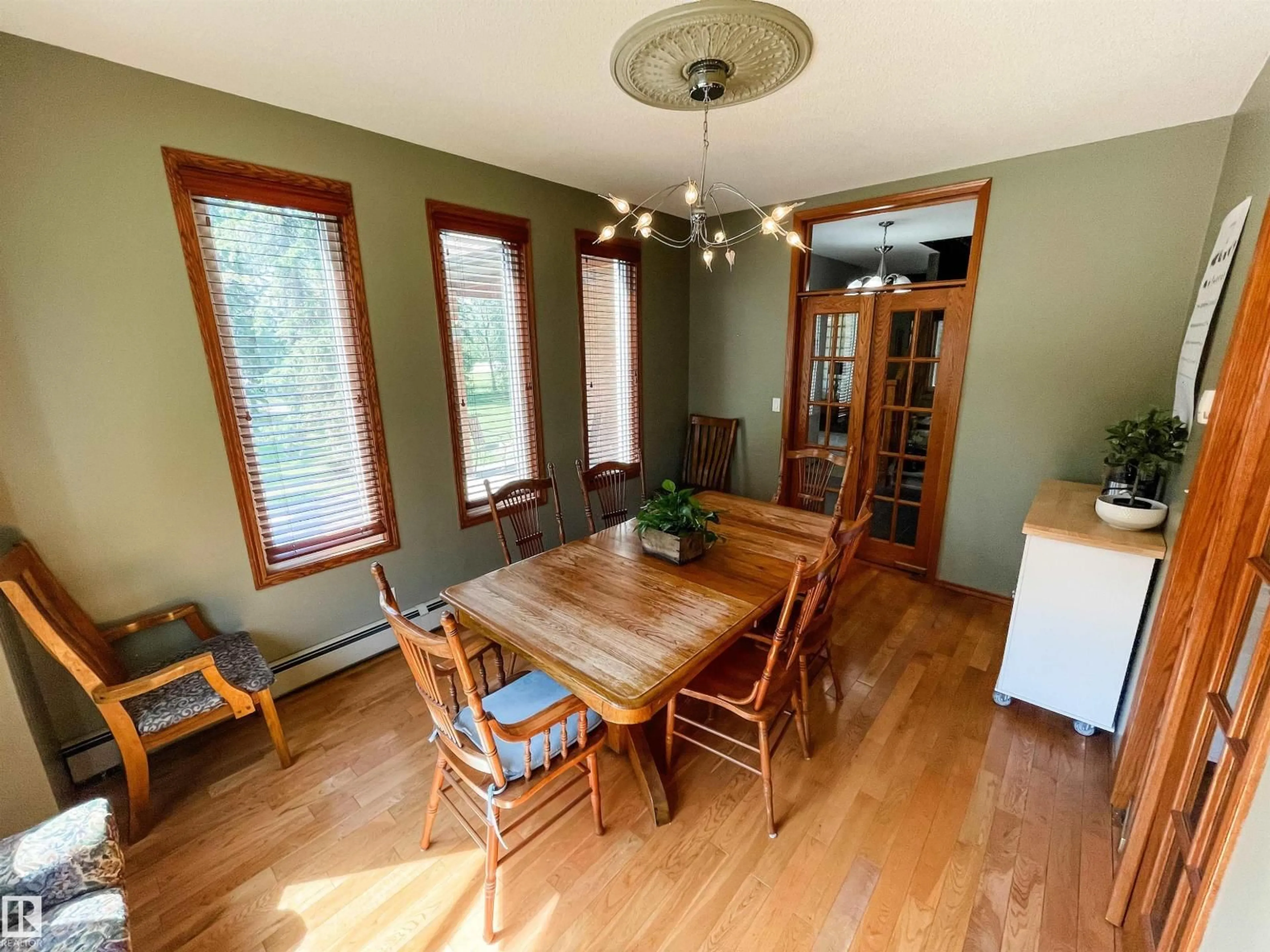 Dining room, wood/laminate floor for 6204 HWY 39, Rural Brazeau County Alberta T7A1R3