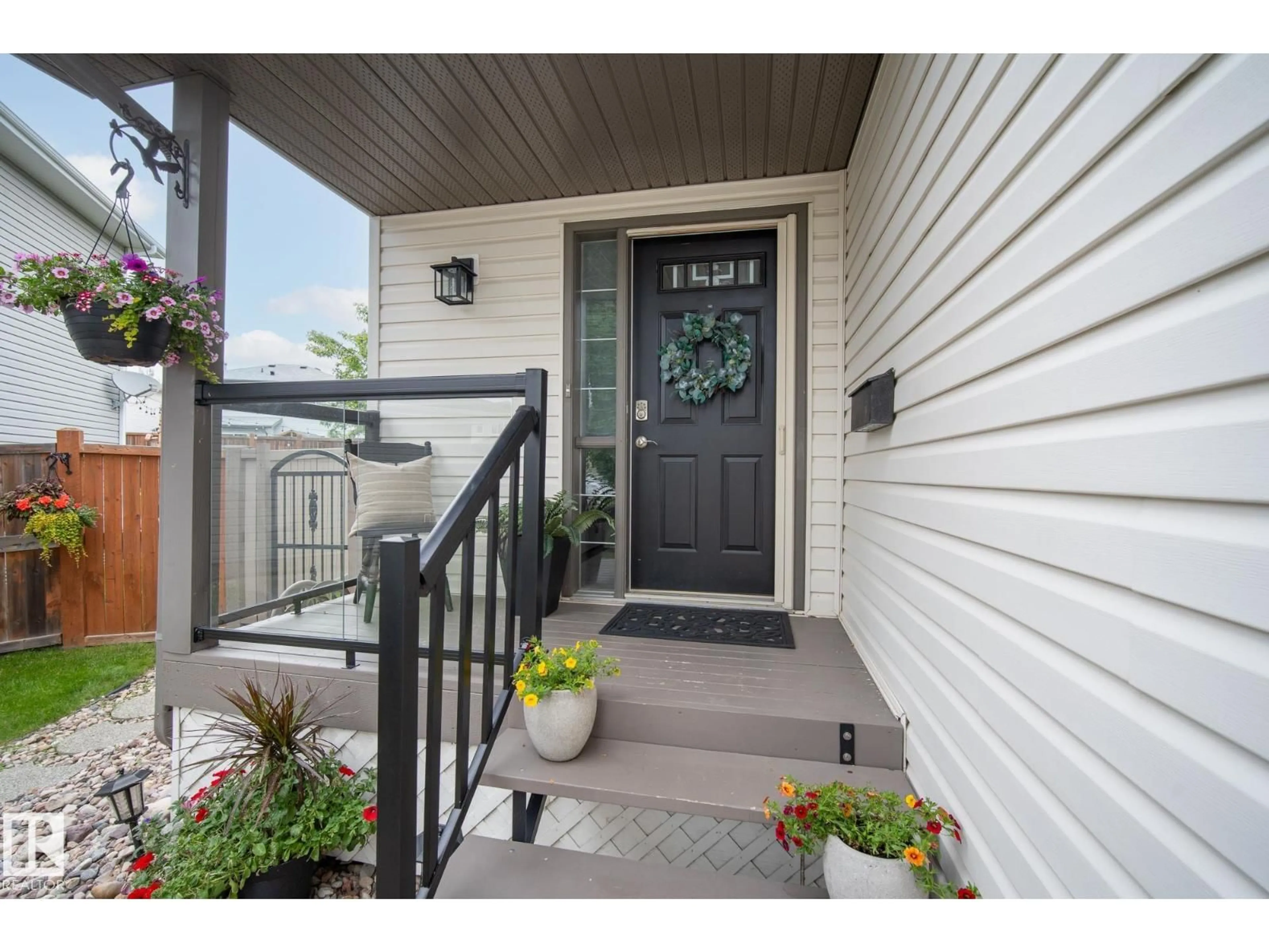 Indoor entryway for 245 FOXBORO TC, Sherwood Park Alberta T8H6C6