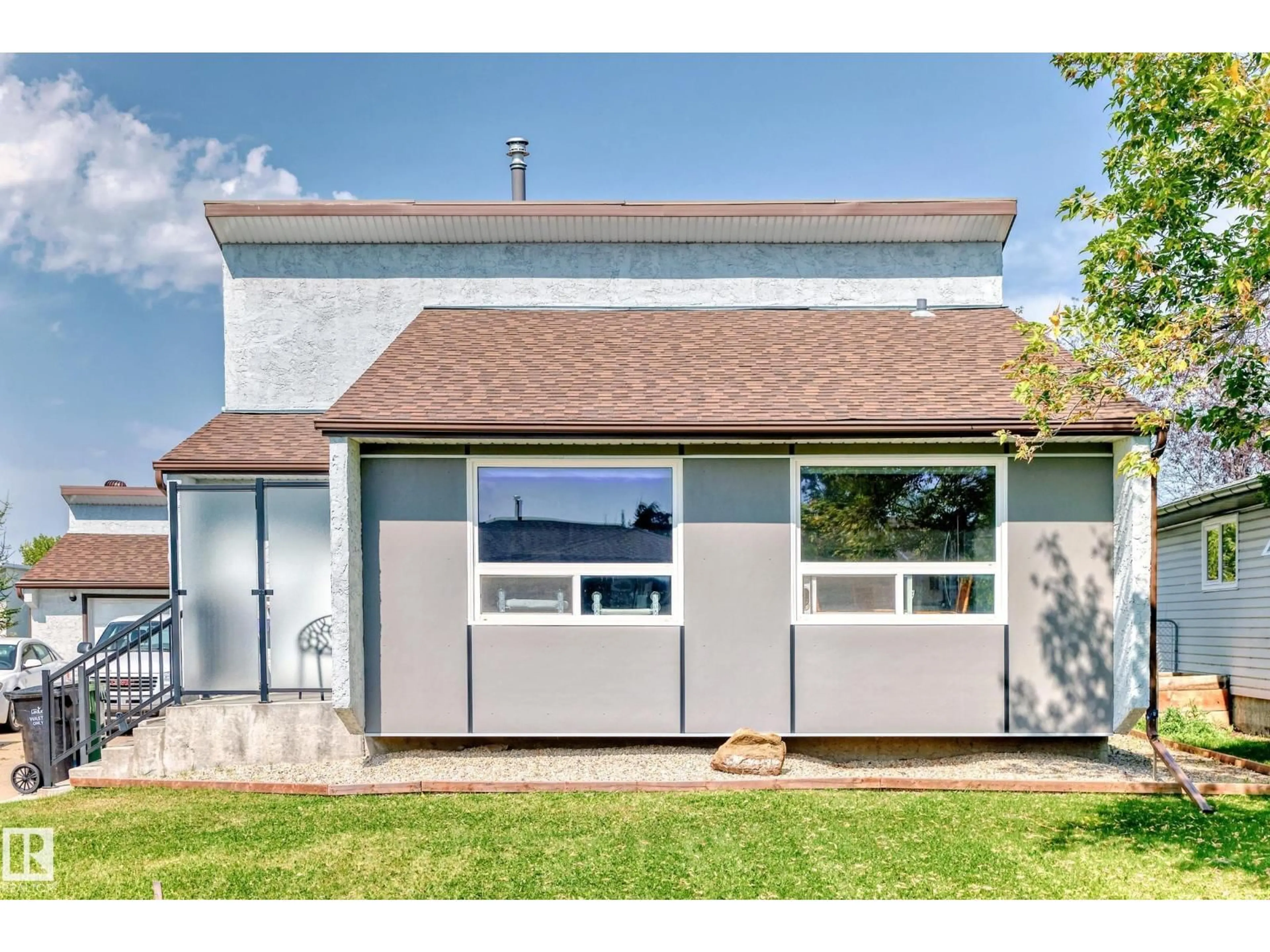 Home with vinyl exterior material, unknown for 26 CALEDONIA DR, Leduc Alberta T9E6C6