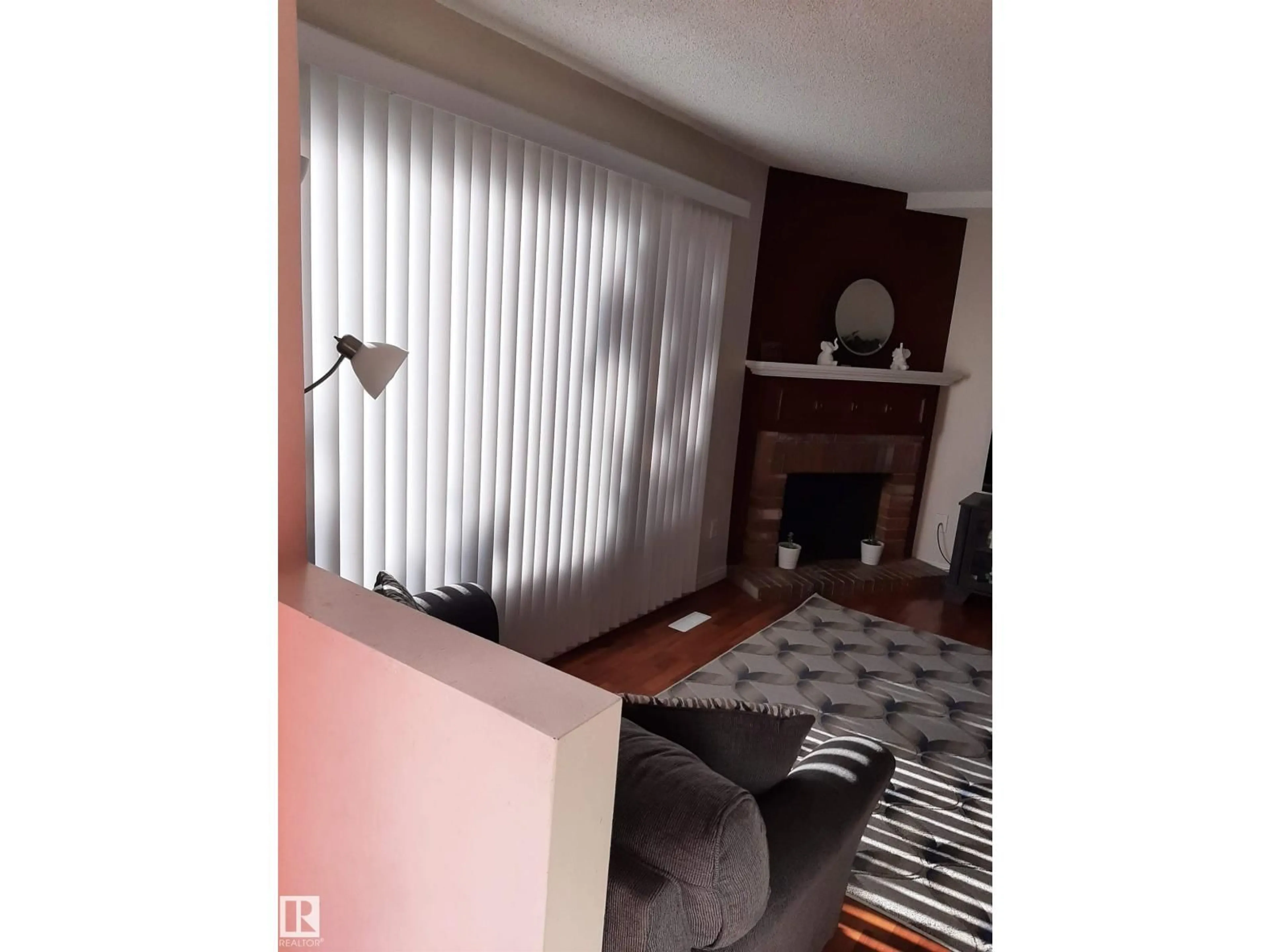 A pic of a room for 1068 LAKEWOOD RD, Edmonton Alberta T6K3T7