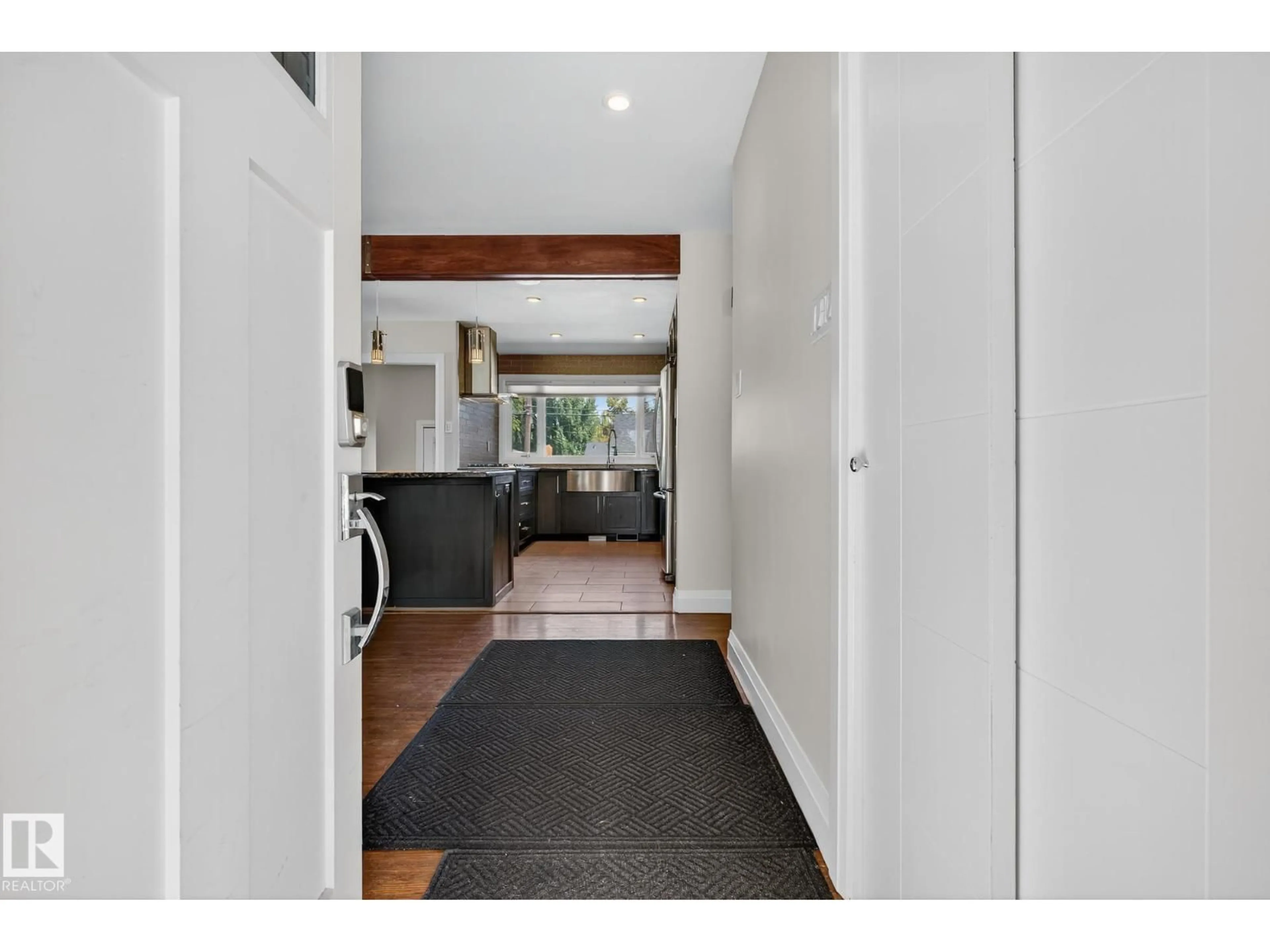 Indoor entryway for NW - 7228 96B AV, Edmonton Alberta T6B1C1