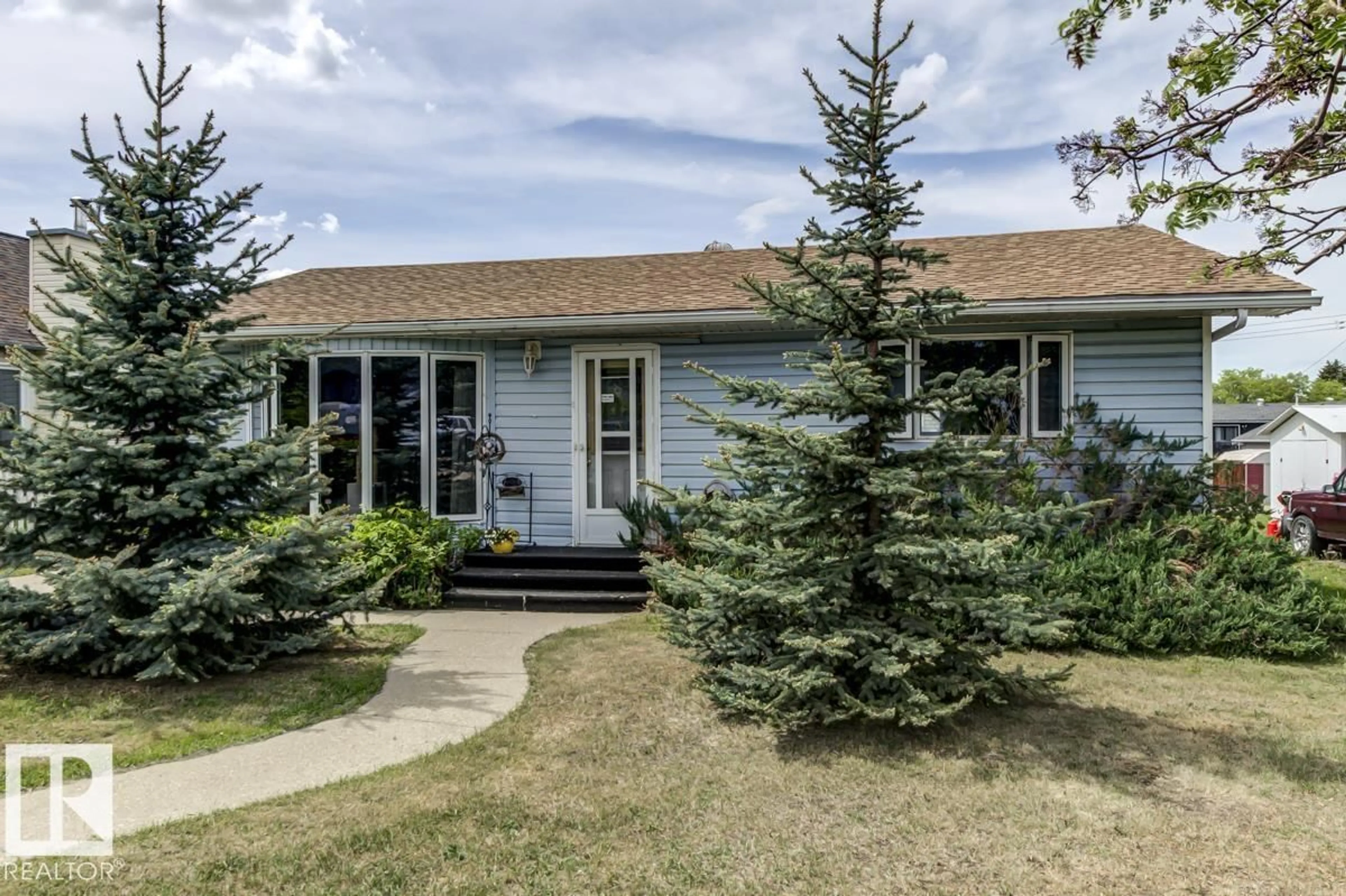 Home with vinyl exterior material, street for 70 54569 RGE ROAD 215, Josephburg Alberta T8L4B9