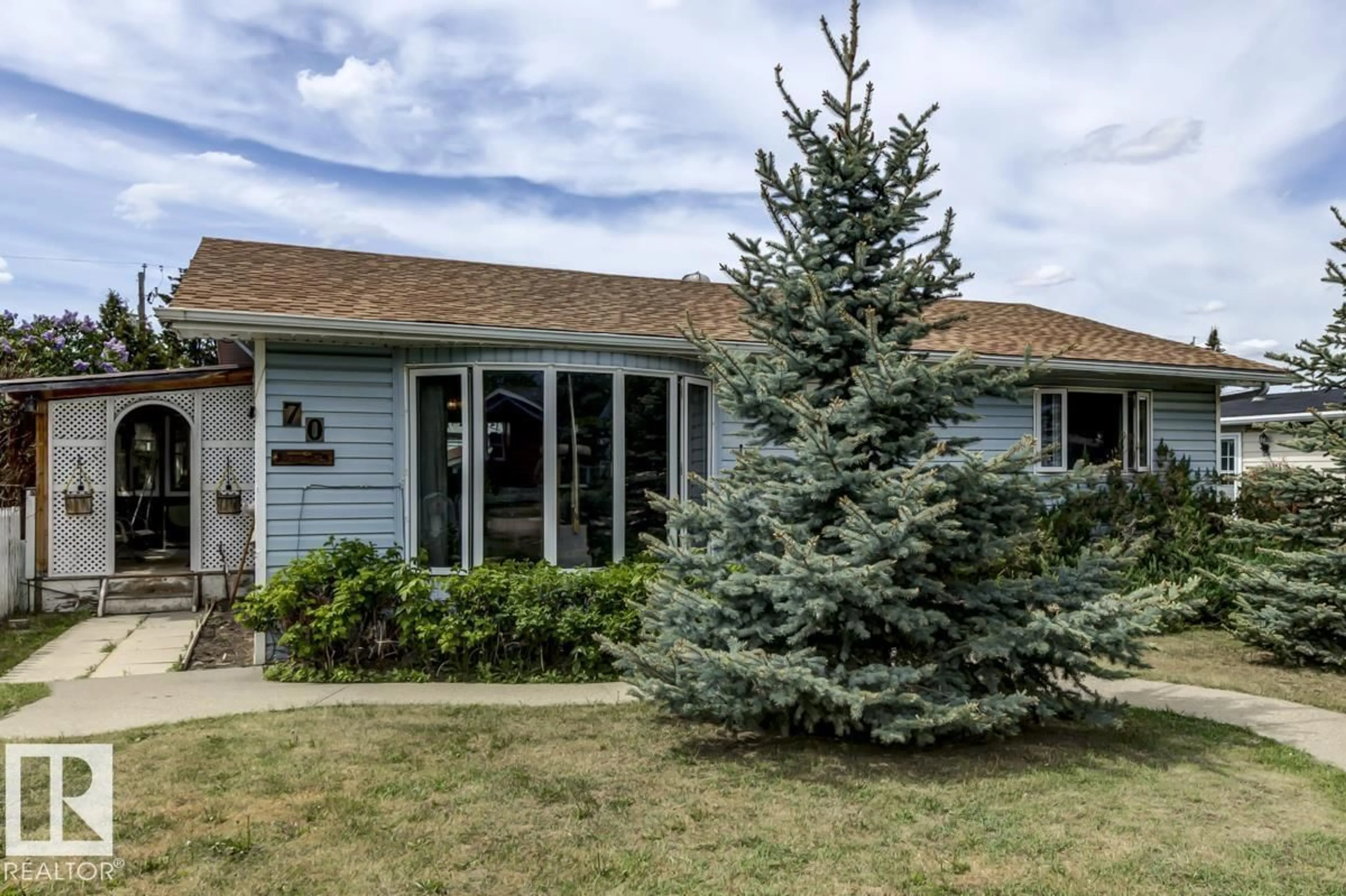 Home with vinyl exterior material, street for 70 54569 RGE ROAD 215, Josephburg Alberta T8L4B9