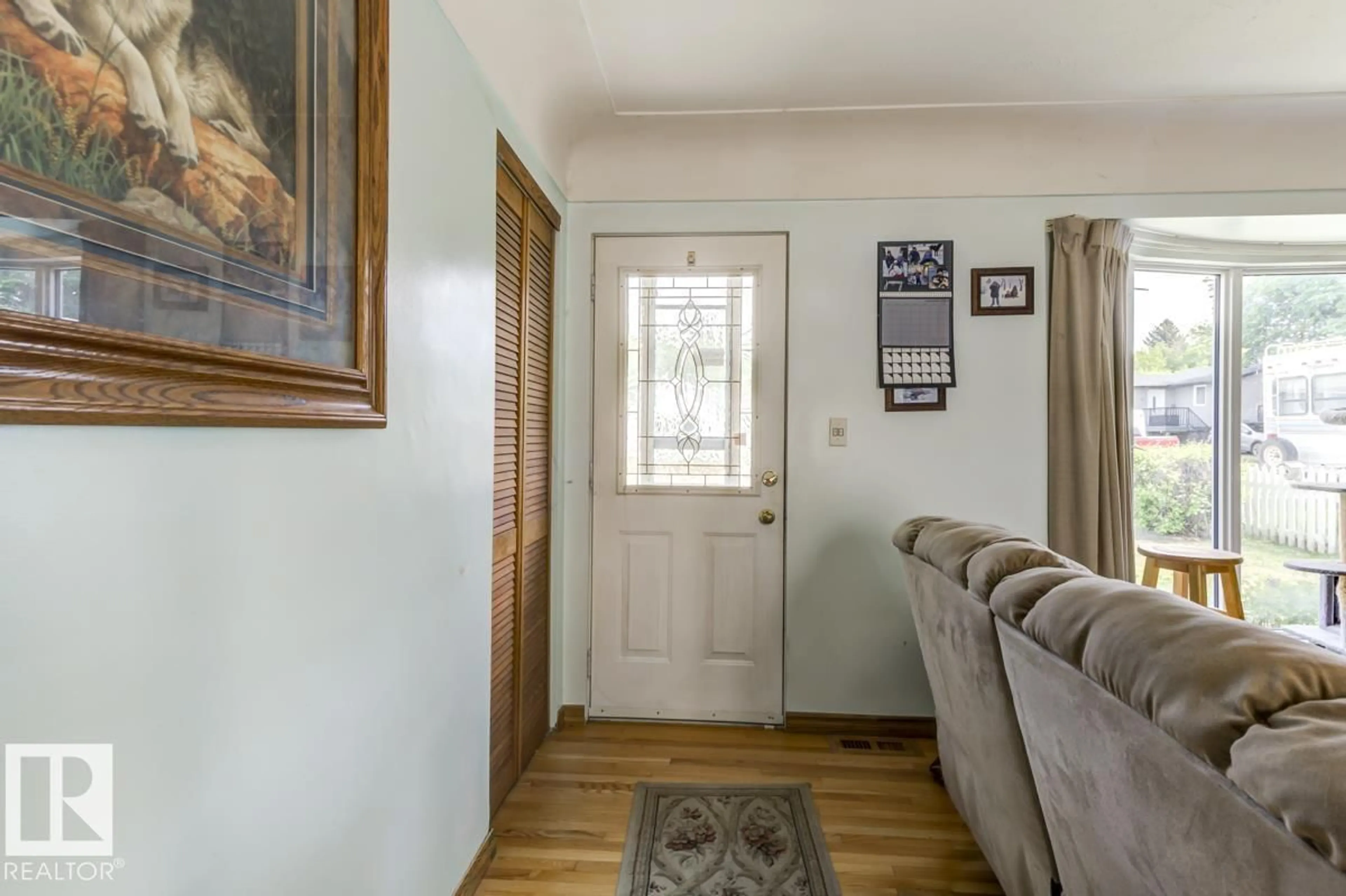 Indoor entryway for 70 54569 RGE ROAD 215, Josephburg Alberta T8L4B9