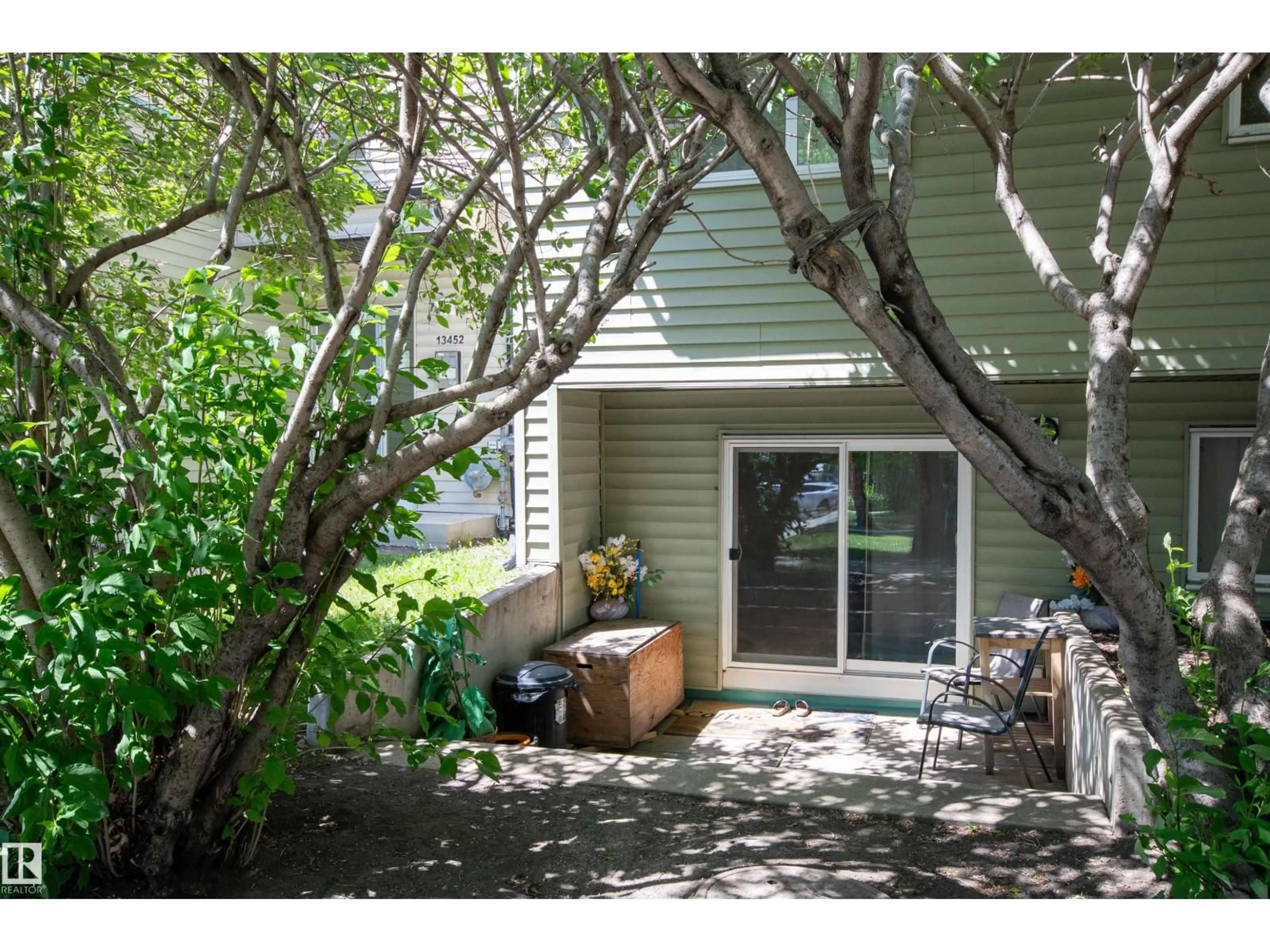 Patio, street for #4 - 13452 FORT RD, Edmonton Alberta T5A1C5