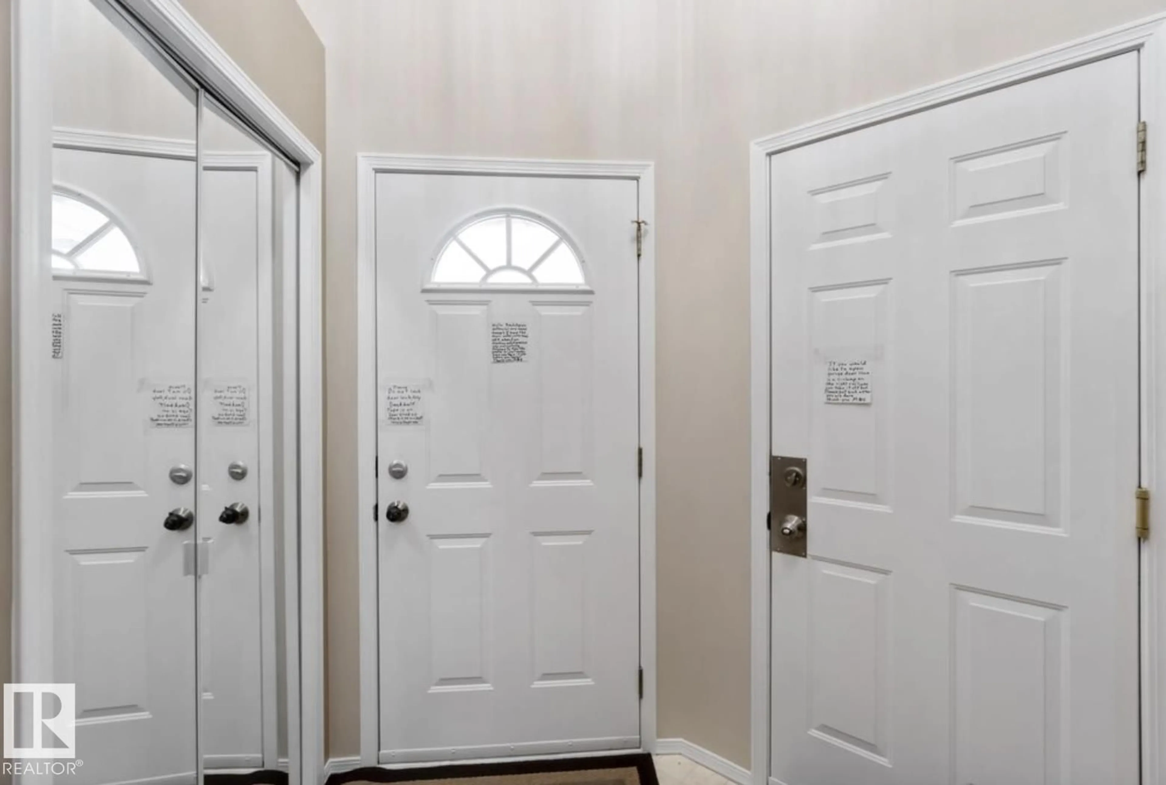 Indoor entryway for 19 WESTWOOD GREEN, Fort Saskatchewan Alberta T8L4G3