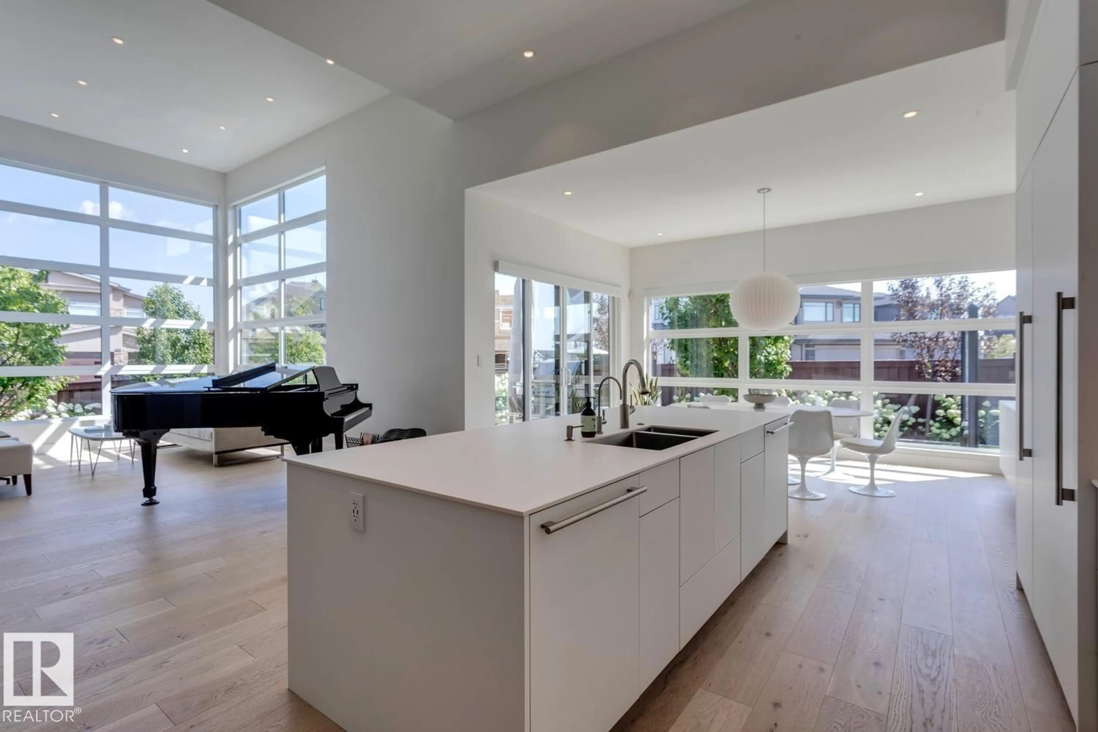 Open concept kitchen, unknown for 682 HOWATT DR, Edmonton Alberta T6W3K3