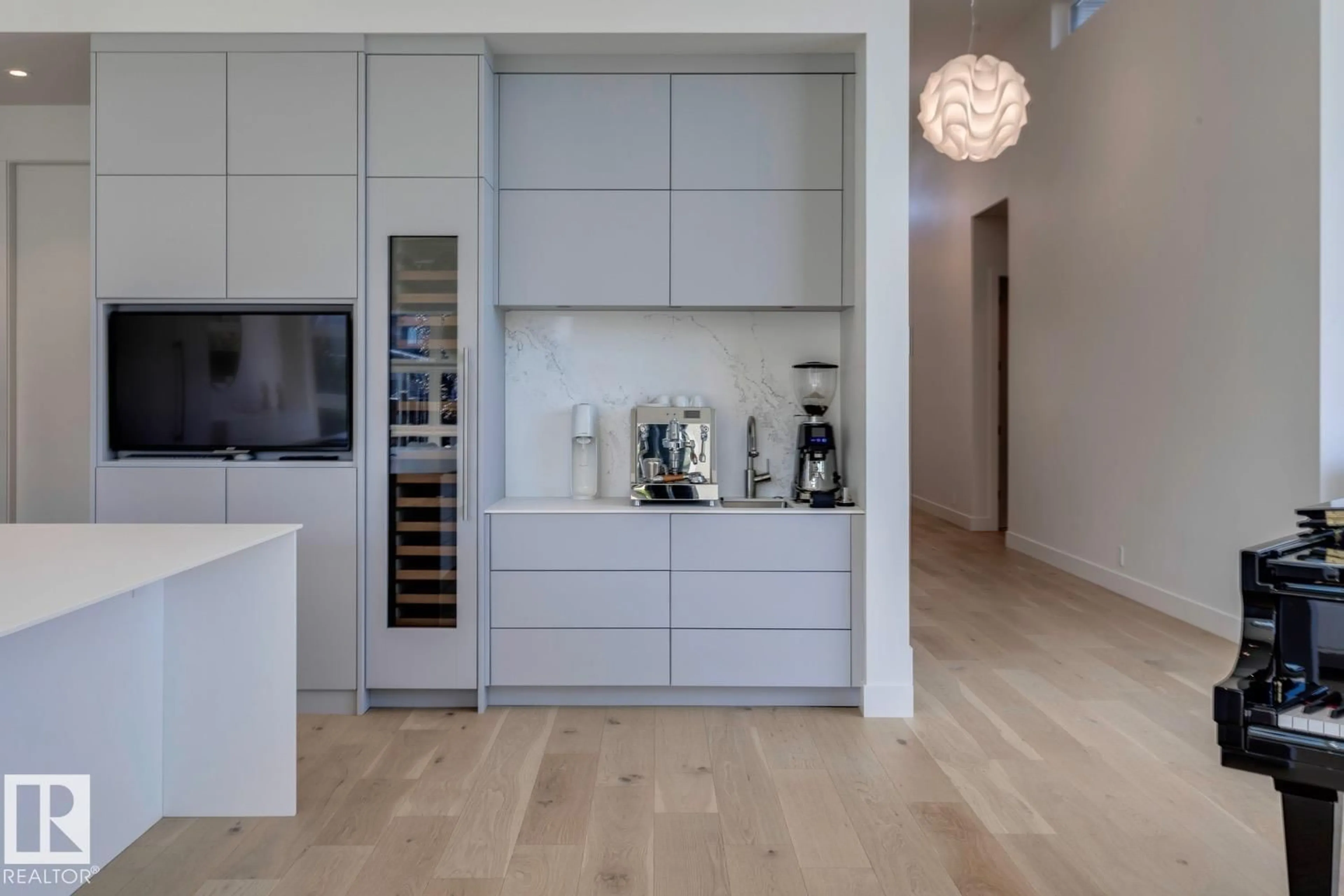 Contemporary kitchen, unknown for 682 HOWATT DR, Edmonton Alberta T6W3K3