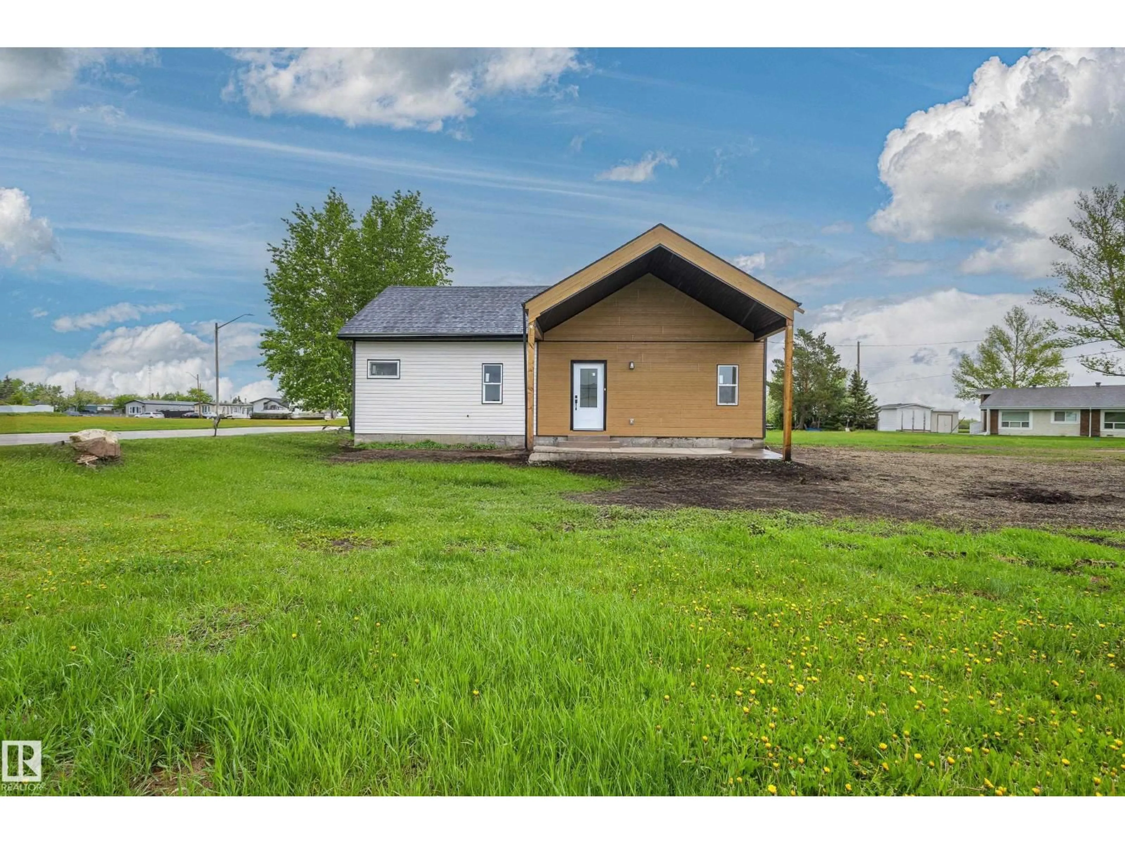Unknown for 4743 47 ST, Clyde Alberta T0G0P0