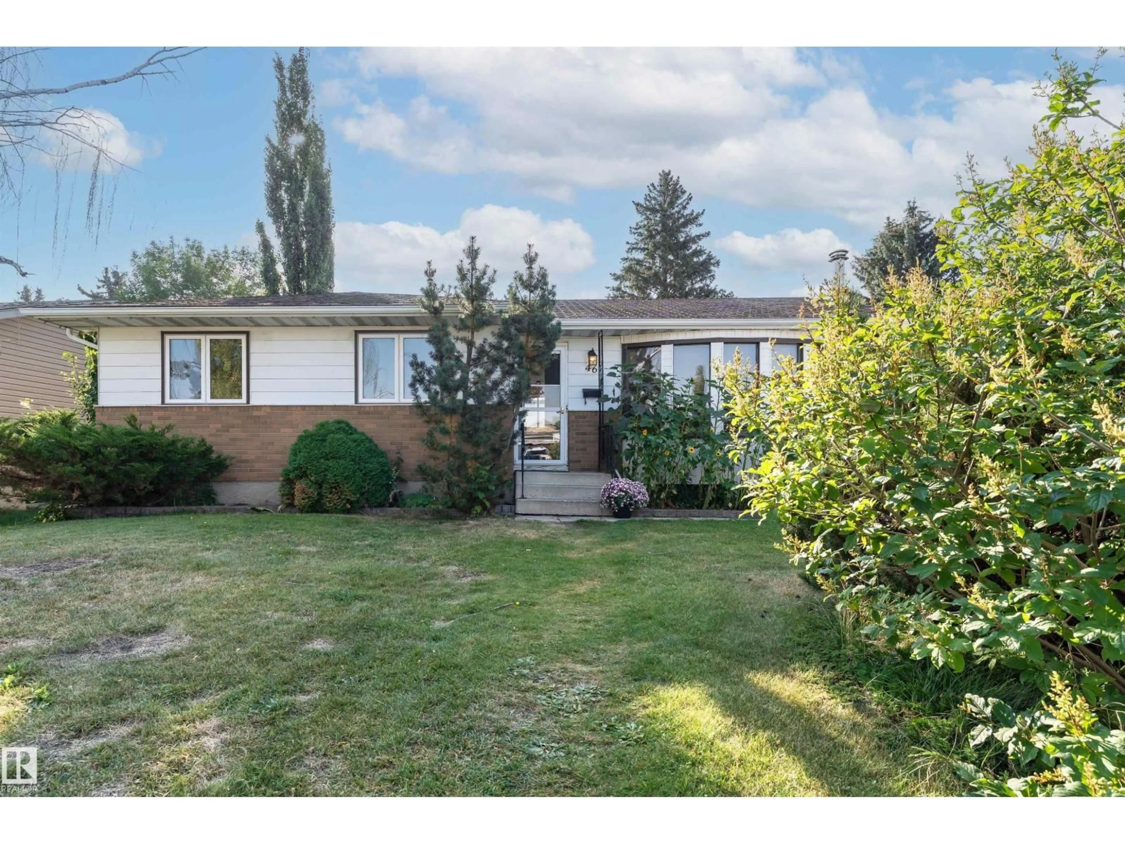 A pic from outside/outdoor area/front of a property/back of a property/a pic from drone, street for 46 GRAHAM RD, Sherwood Park Alberta T8A3L8