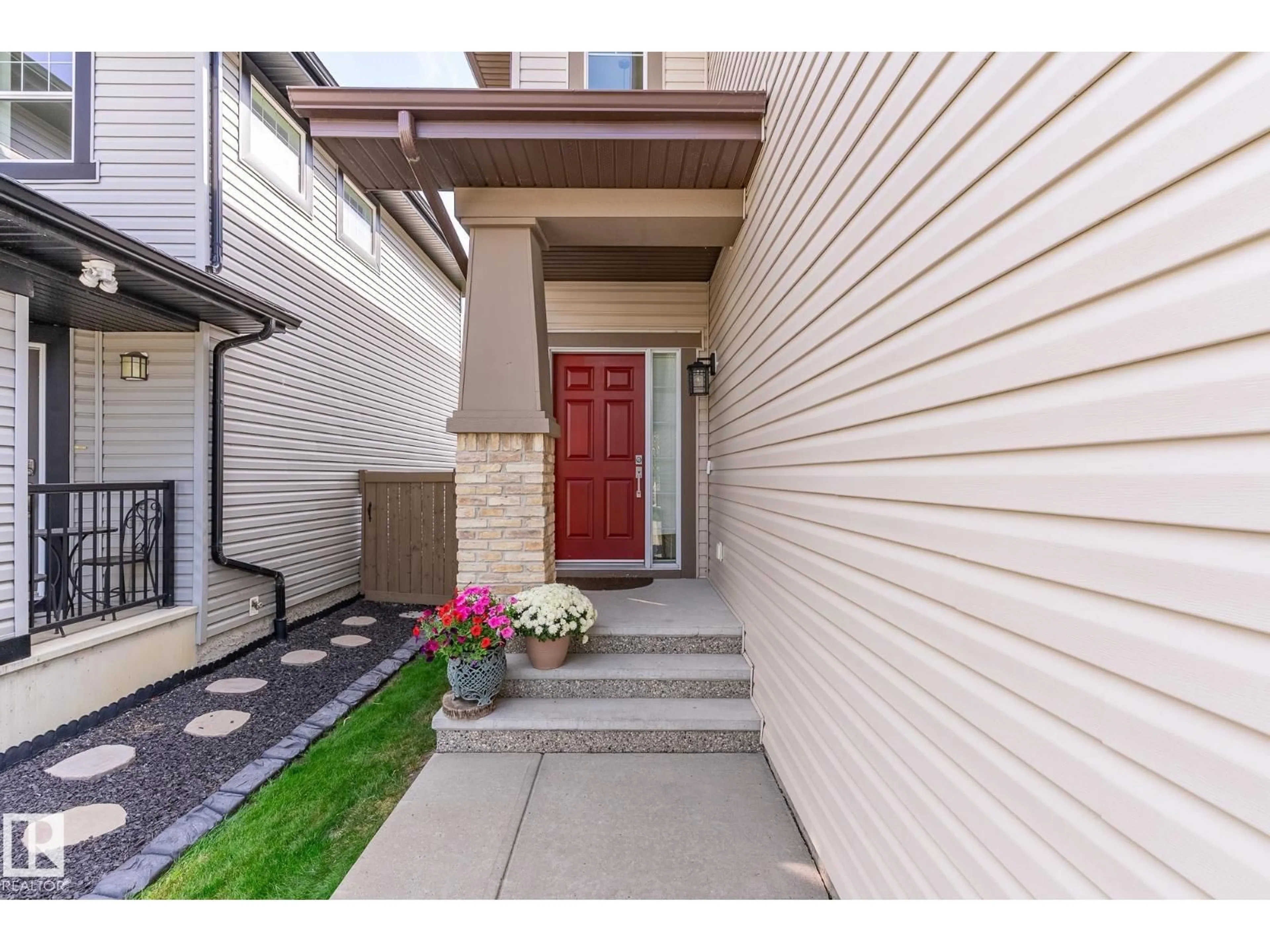 Indoor entryway for NW - 16737 58B ST, Edmonton Alberta T5Y0N3