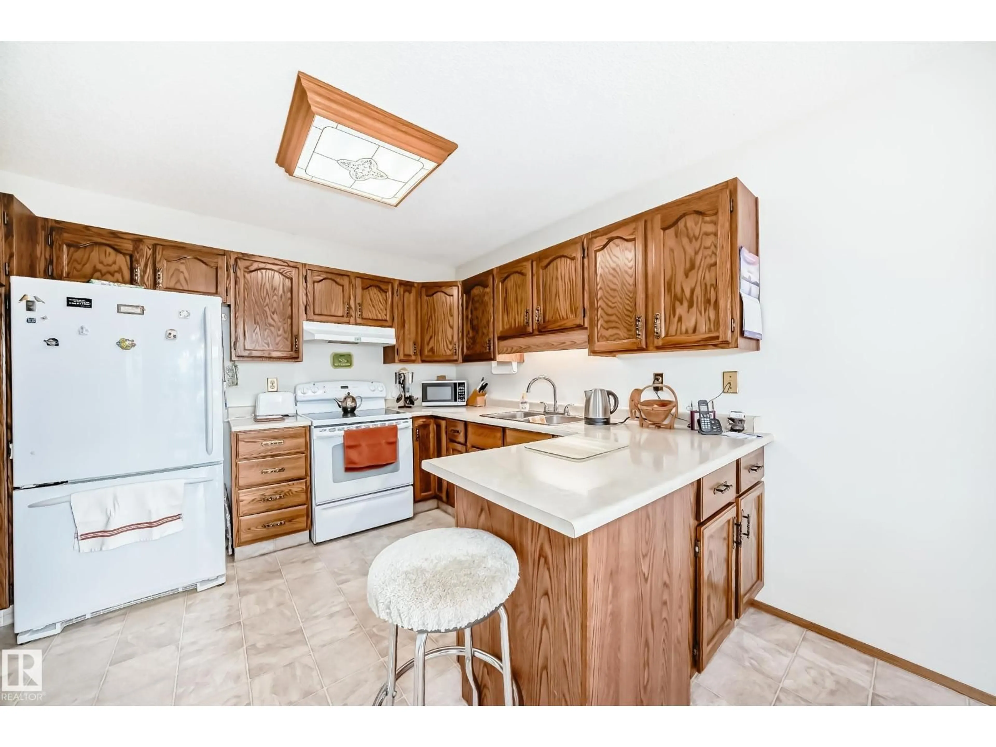Standard kitchen, unknown for 10652 153 AV, Edmonton Alberta T5X5R8