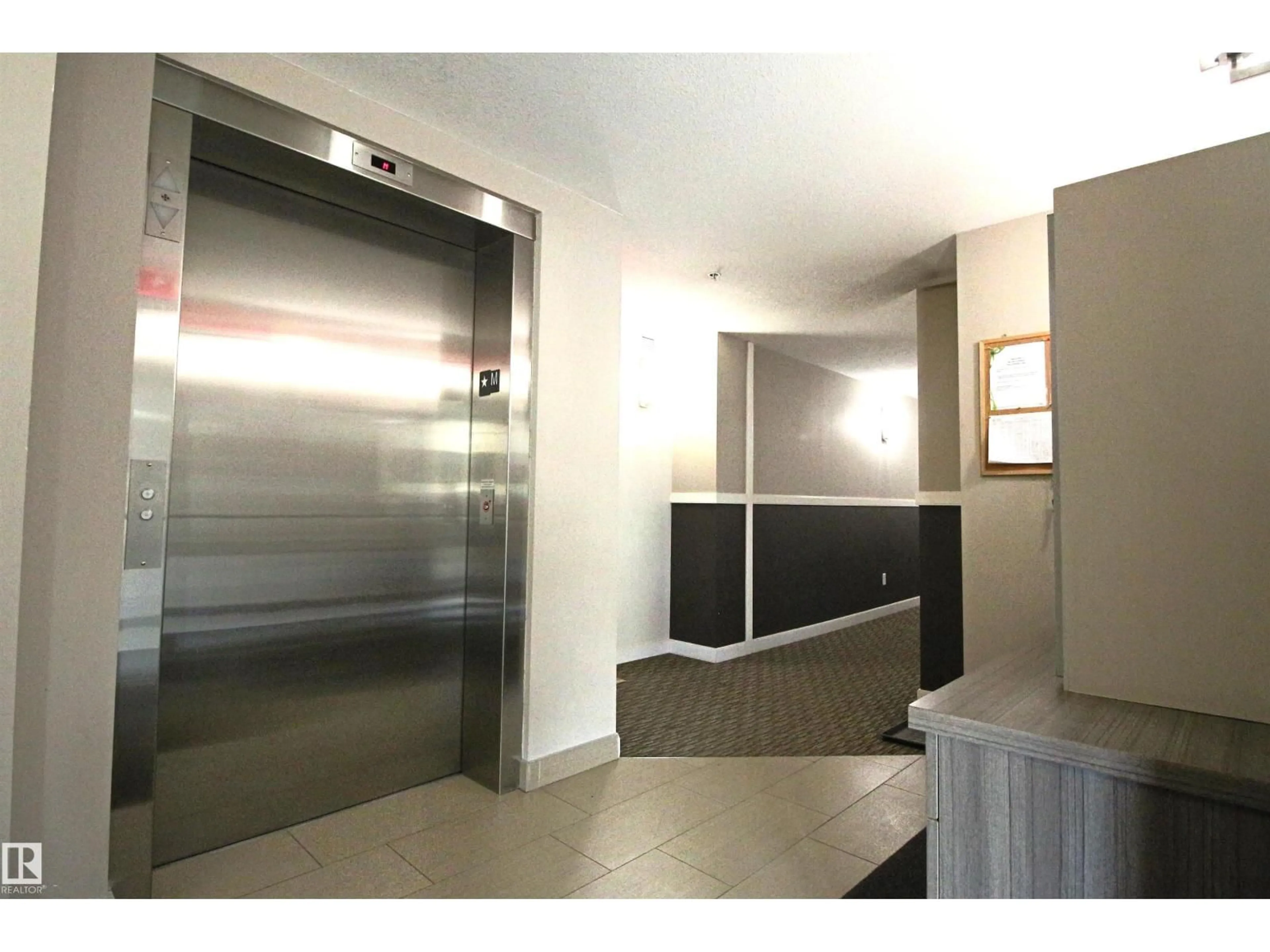 Indoor foyer for #101 - 8515 99 ST, Edmonton Alberta T6E3T7