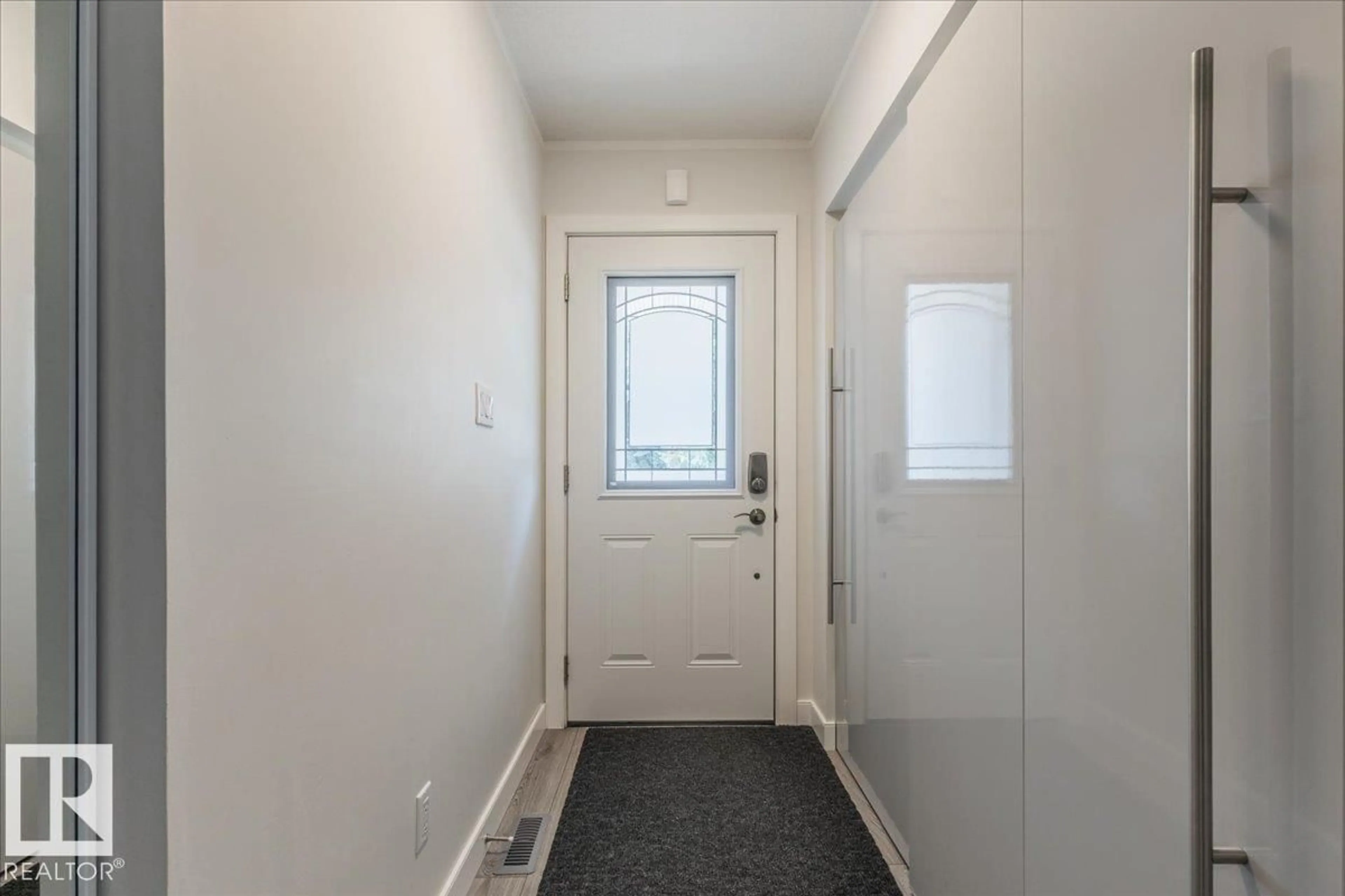 Indoor entryway for 103 PINE DR, Wetaskiwin Alberta T9A2V8