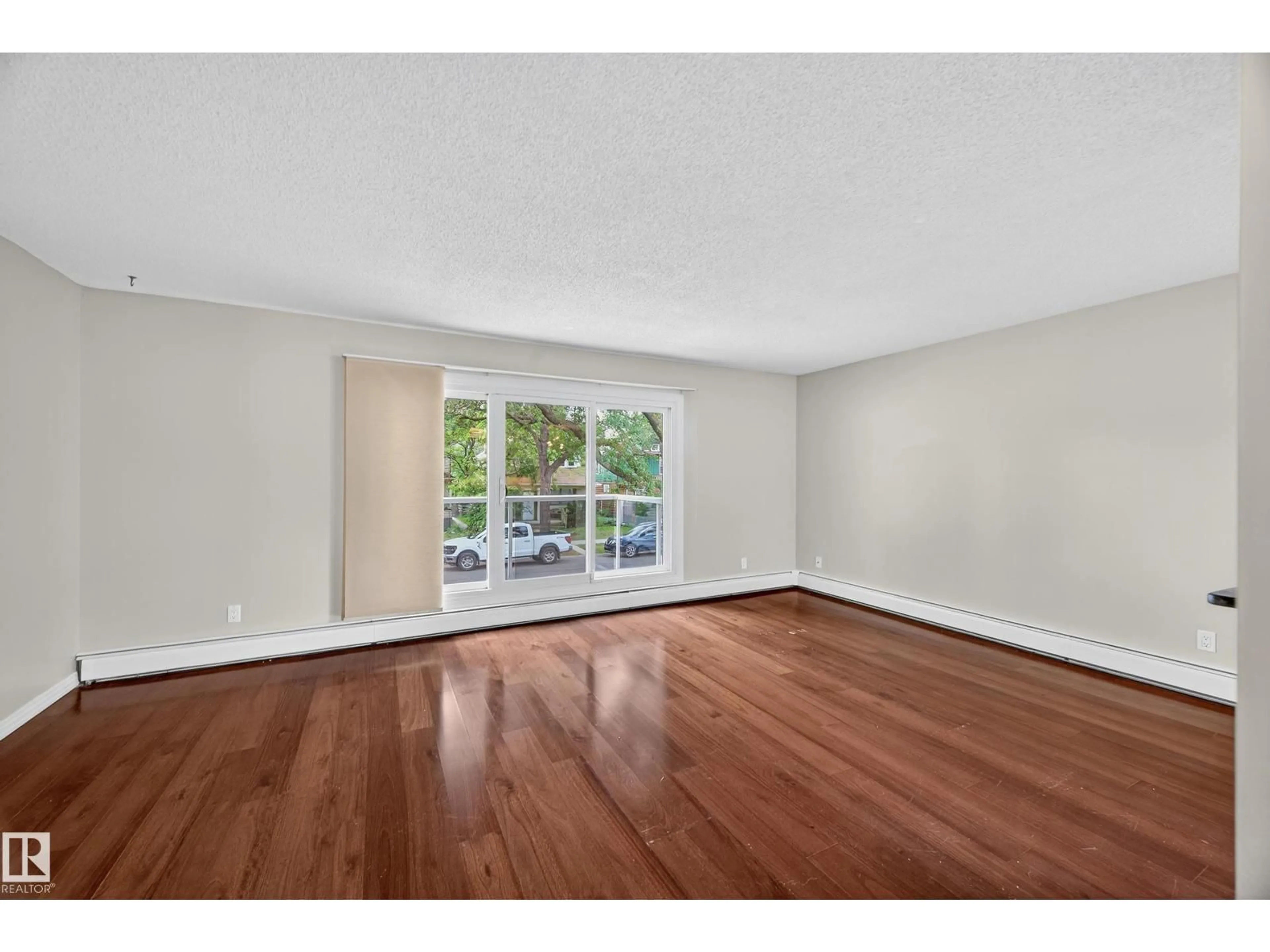 A pic of a room for 202 - 10746 80 AV, Edmonton Alberta T6E1V8