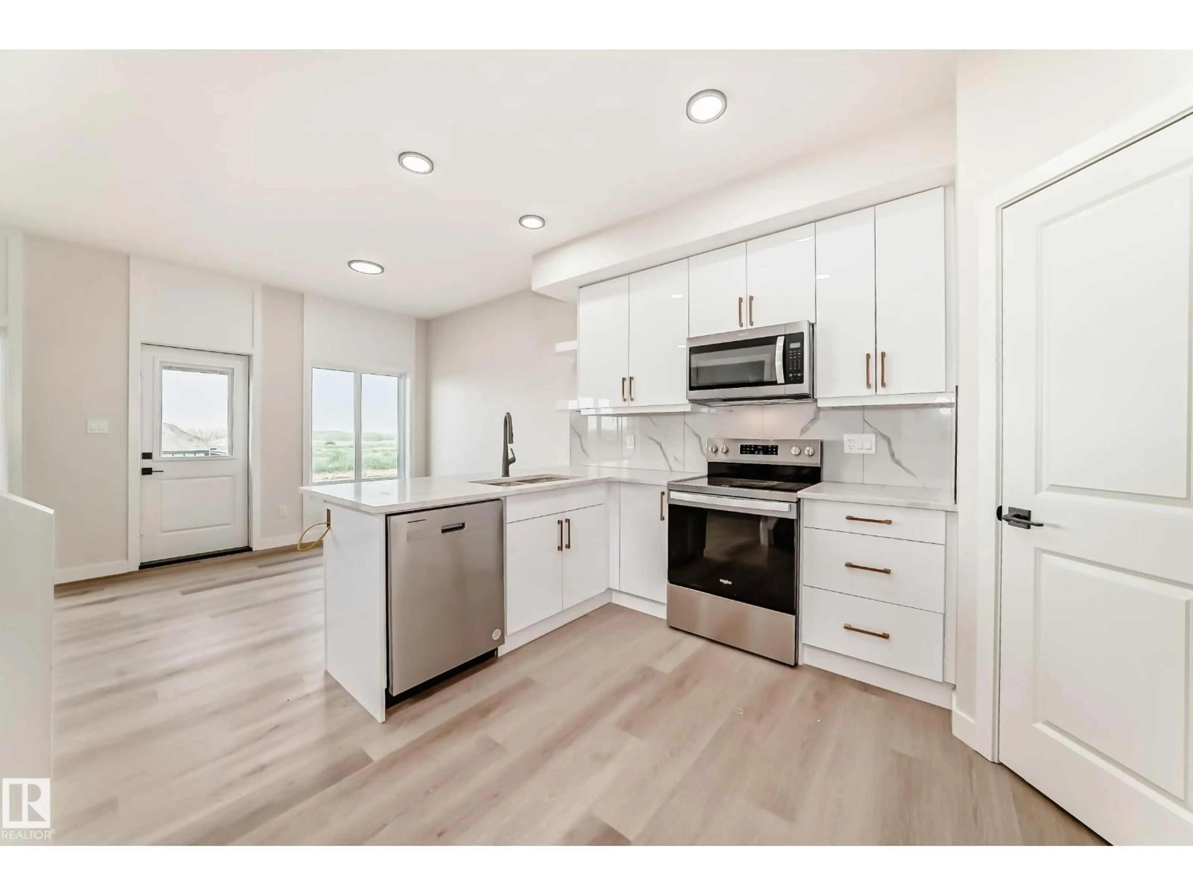 Open concept kitchen, unknown for 49 PATRIOT WY, Spruce Grove Alberta T7X2W6